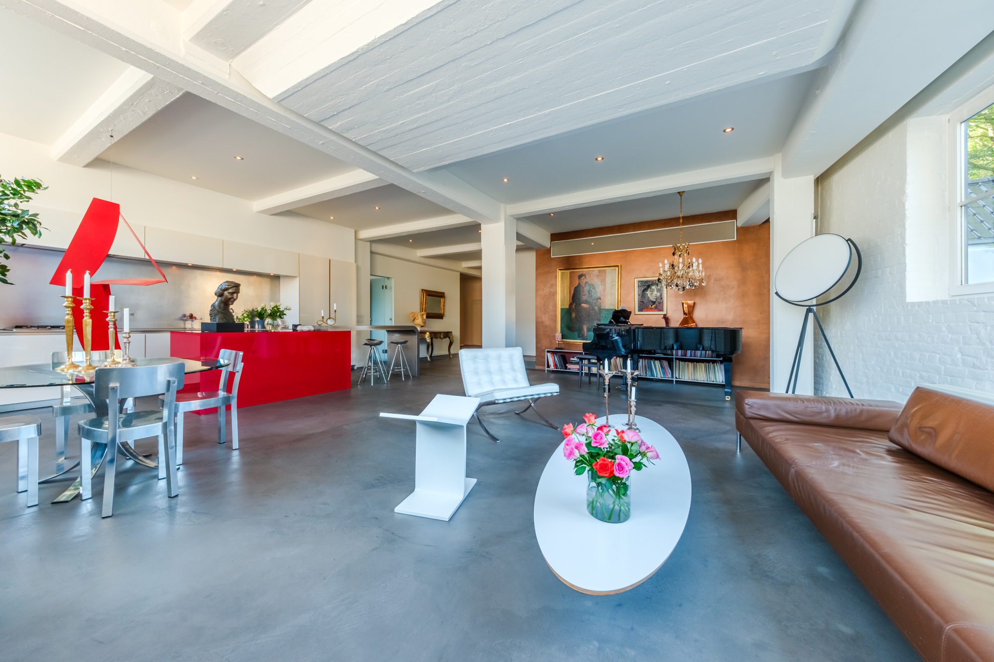 Loft contemporain dans une ancienne usine Art Déco – Quartier Molière
