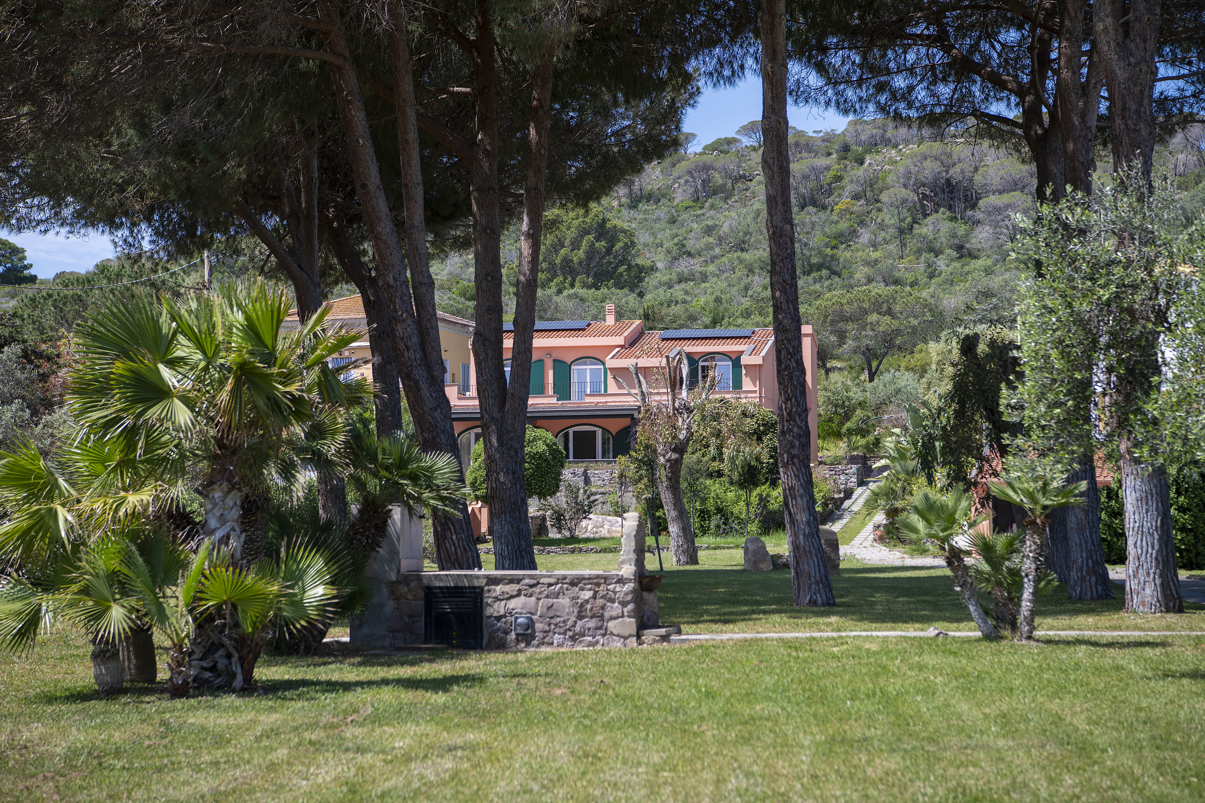 Villa mit Garten, wenige Schritte vom Hafen und Meer entfernt