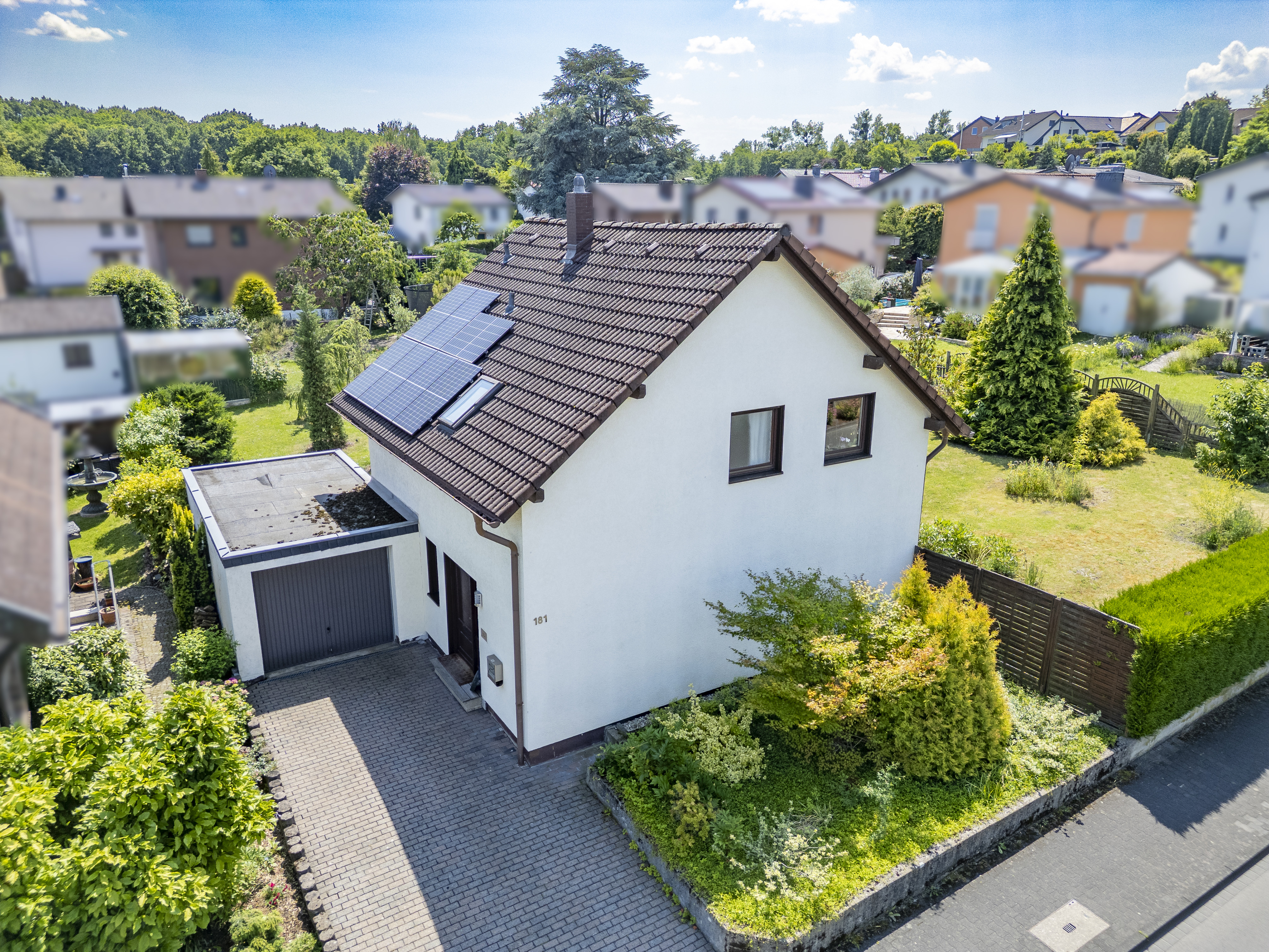 Live where others vacation: Charming single-family home in a nature-close location in Brühl