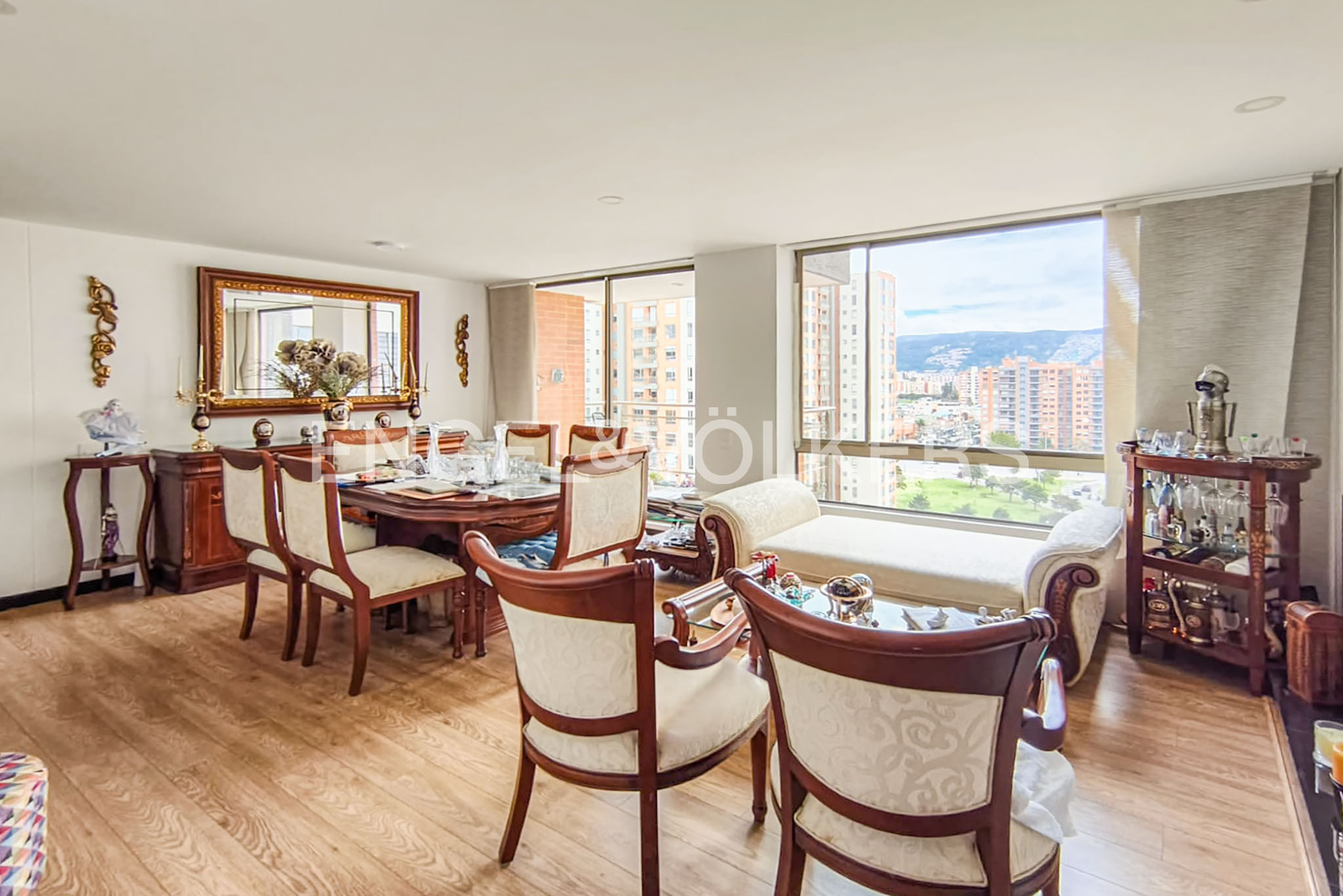 Apartamento con balcón y clubhouse para venta en Colina Campestre