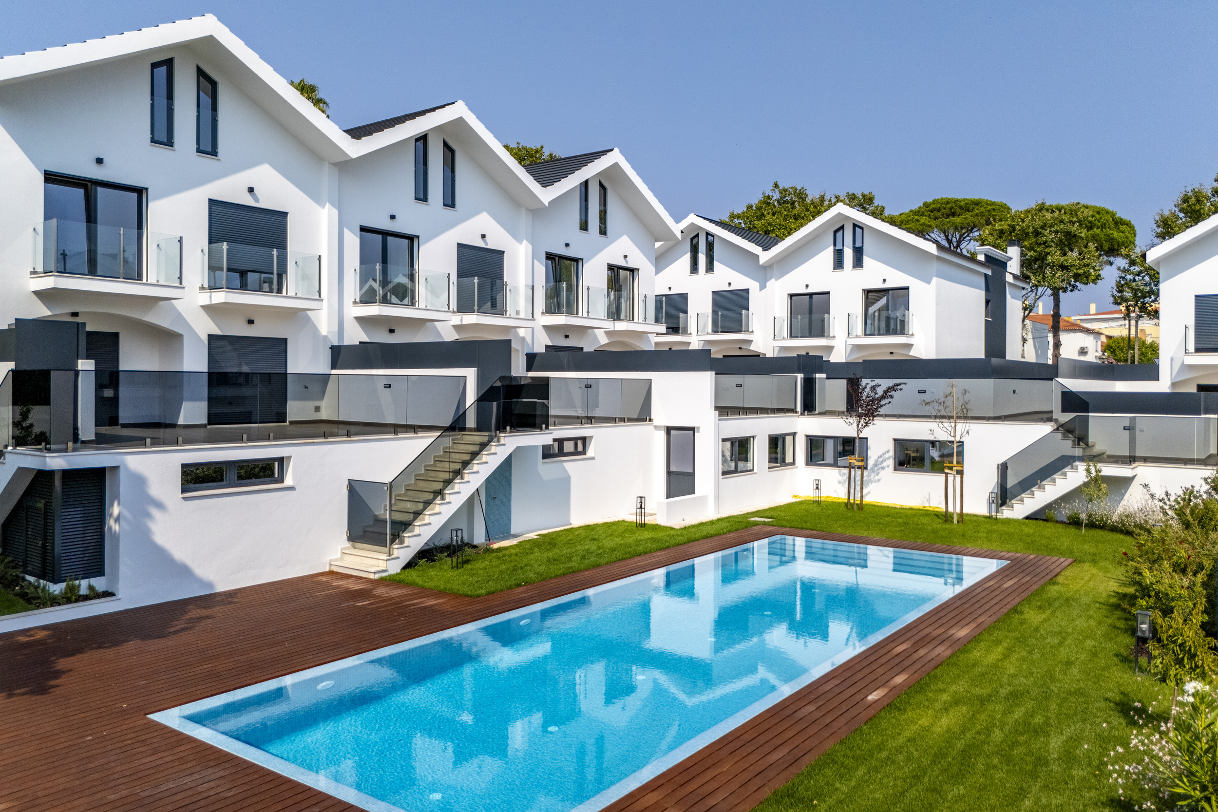 V4 Villa | Small Condominium | Cascais