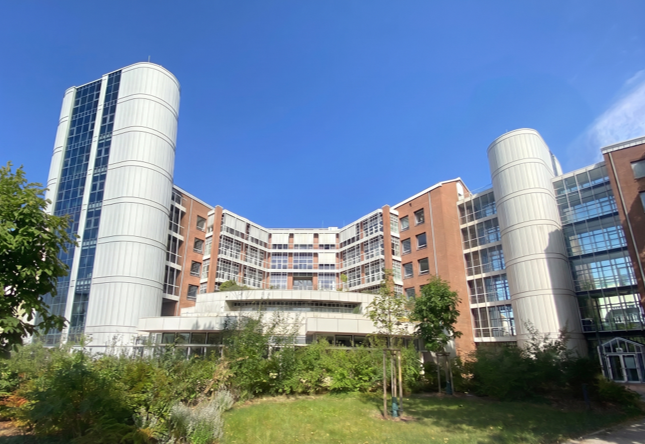 Büroflächen in gepflegtem Bürogebäude  mit Kantine und Parkhaus