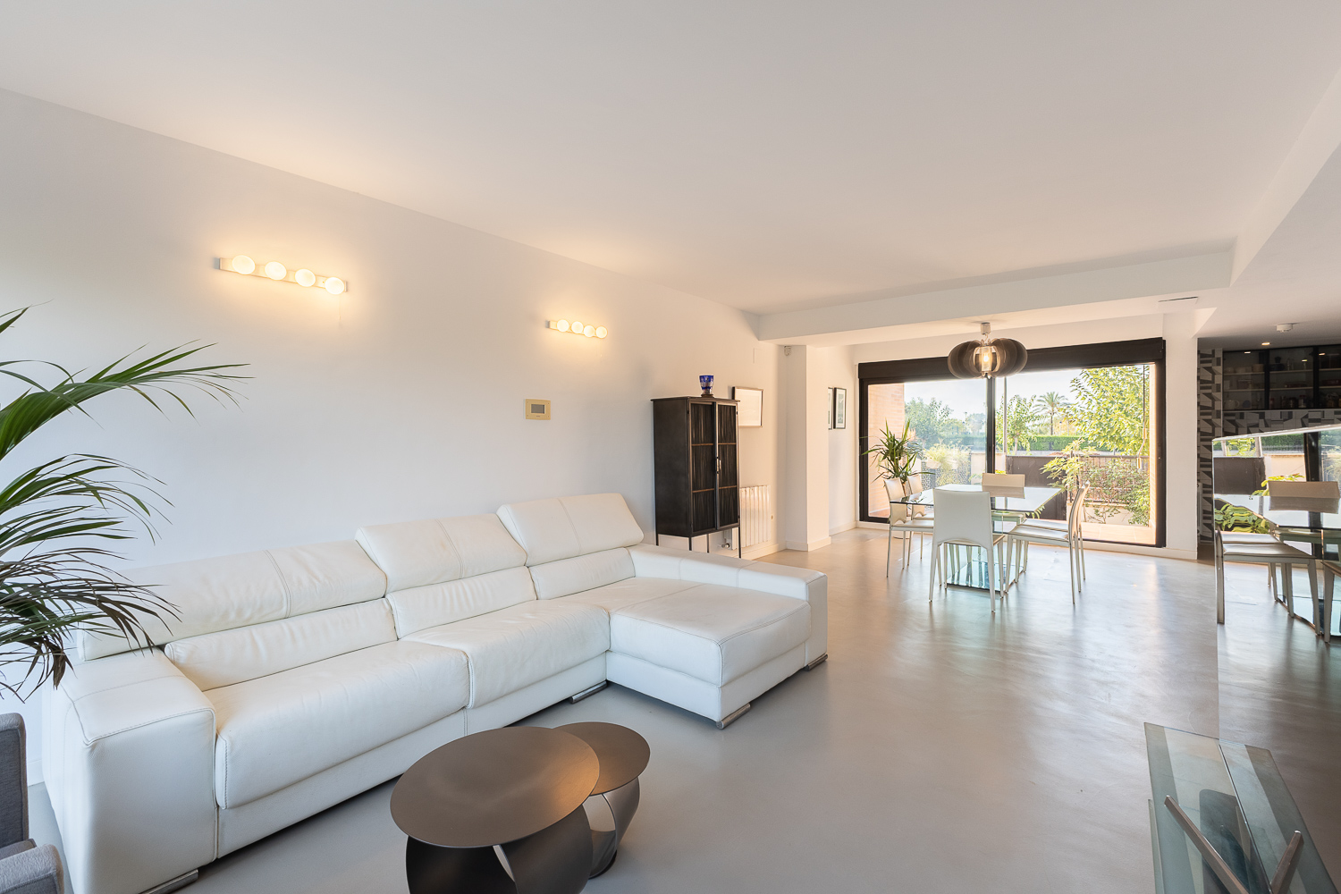 Exclusive house with pool and terraces in El Puig de Santa Maria, by the Mediterranean and just 20 minutes from Valencia