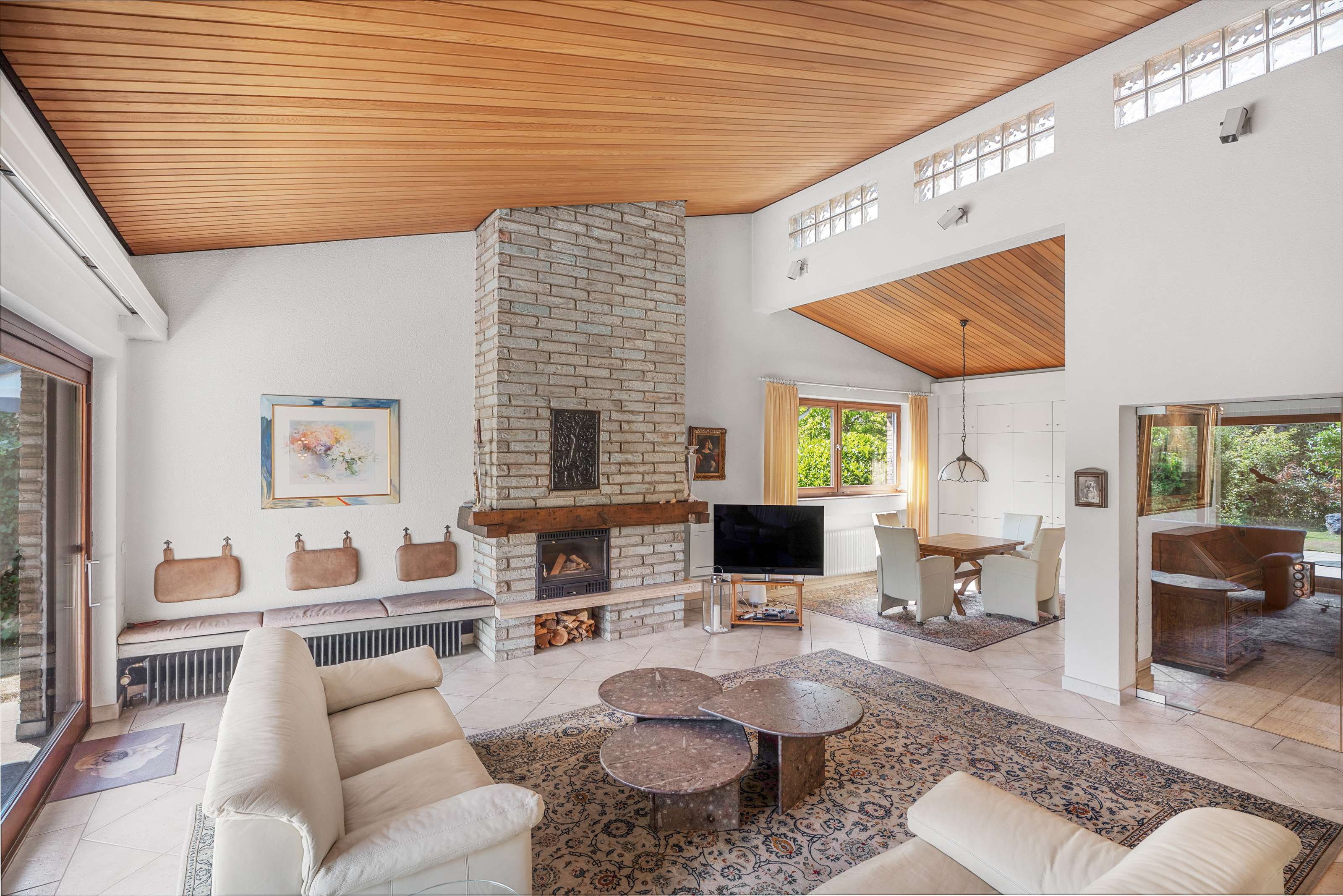 Stilvoller Bungalow mit zeitloser Architektur in gefragter Wohnlage