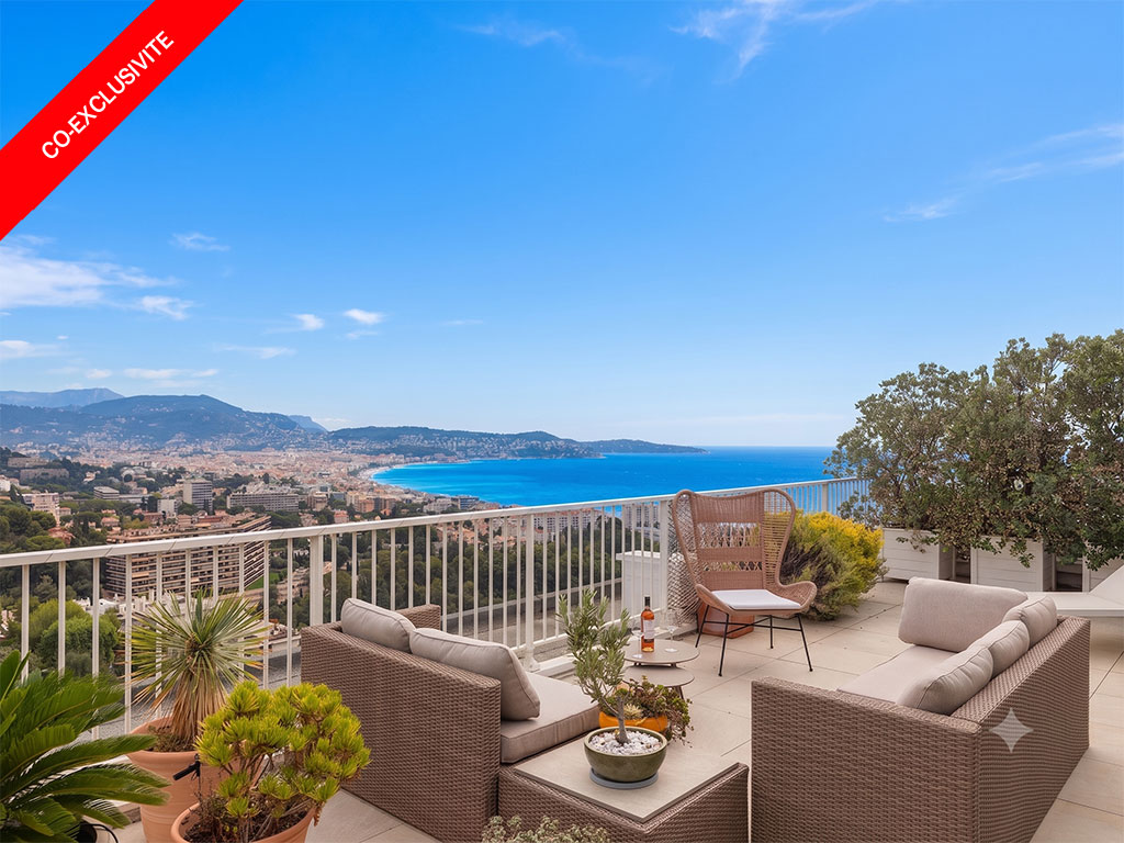 Maison en duplex avec vue panoramique sur la mer