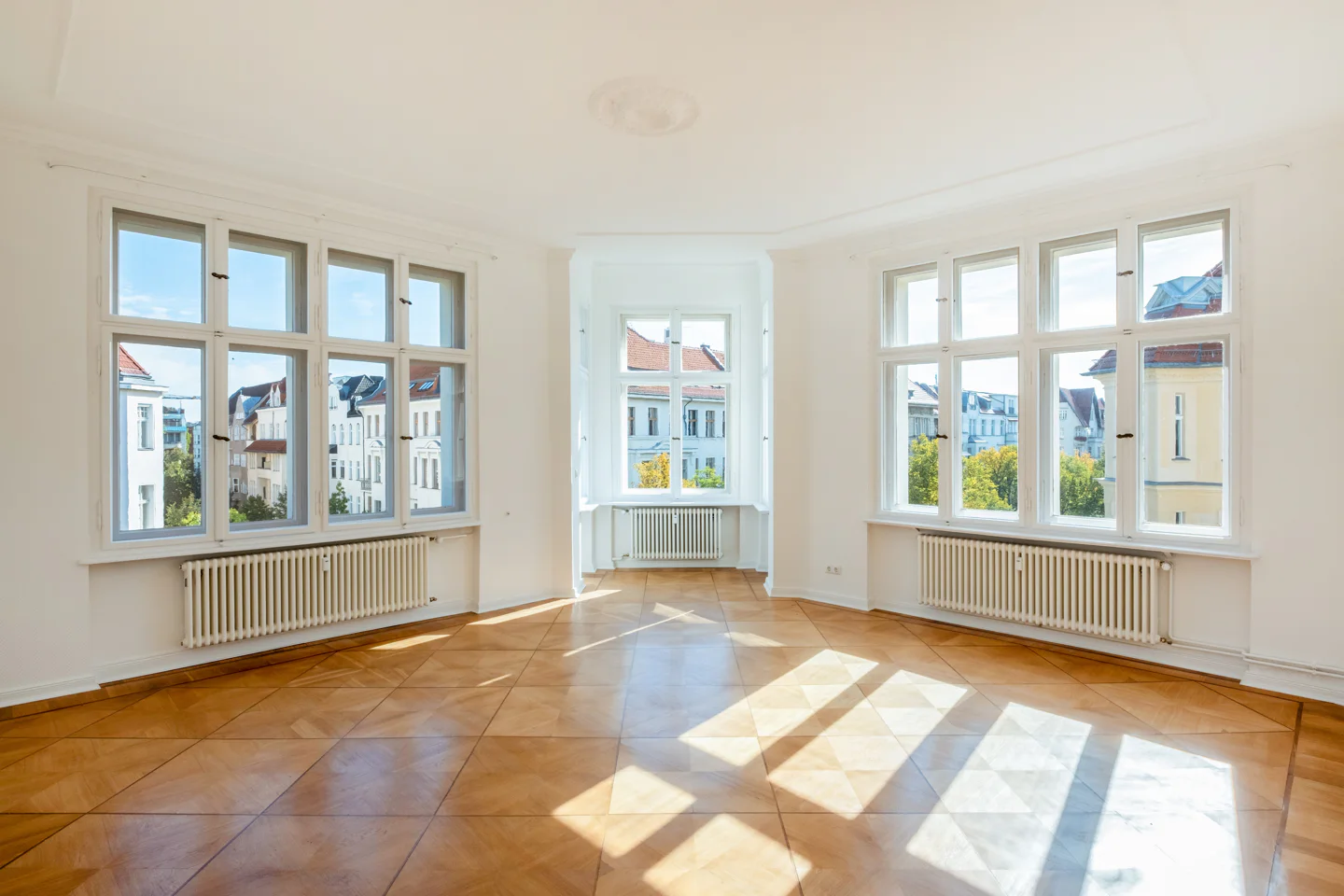 Erstbezug nach Sanierung: Herrschaftlicher Stuckaltbau in der Schlüterstraße - Photo 1