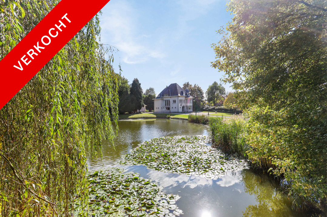 Prachtig gerenoveerde villa op twee hectare groen