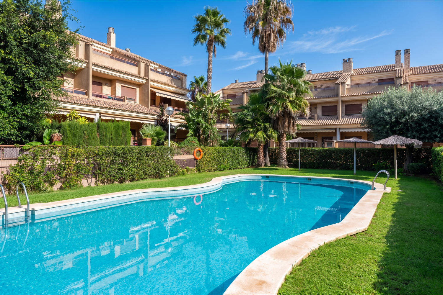 Elegant detached home in a residential area in Beniferri