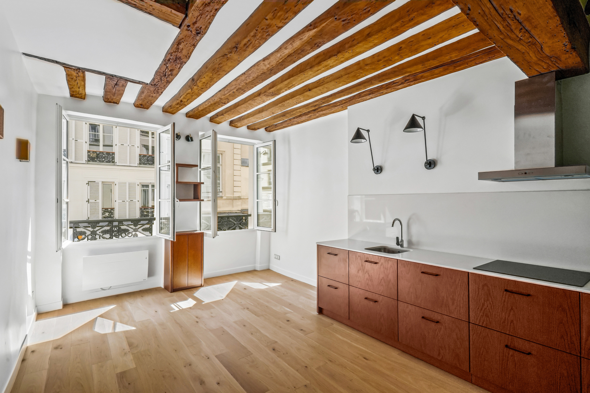 Beautiful renovated one-bedroom with terrace in the heart of the Saint-Merri district