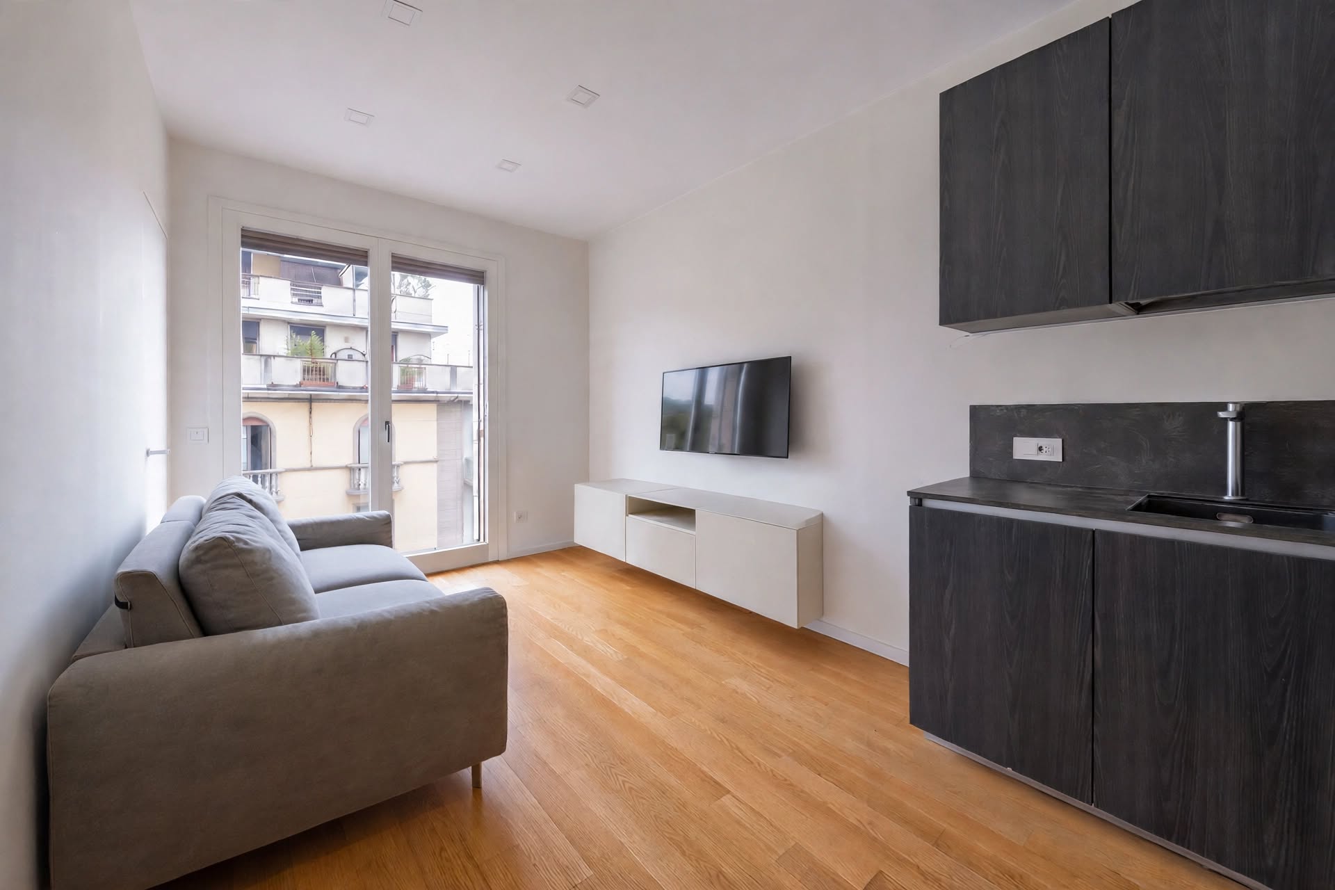 Welcoming one-bedroom apartment in the prestigious Pomaseiuno complex