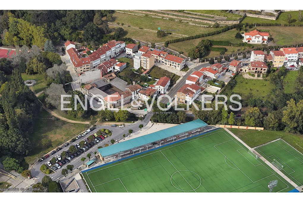 Engel&Völkers vende casa para rehabilitación en Santa Isabel, Santiago de Compostela