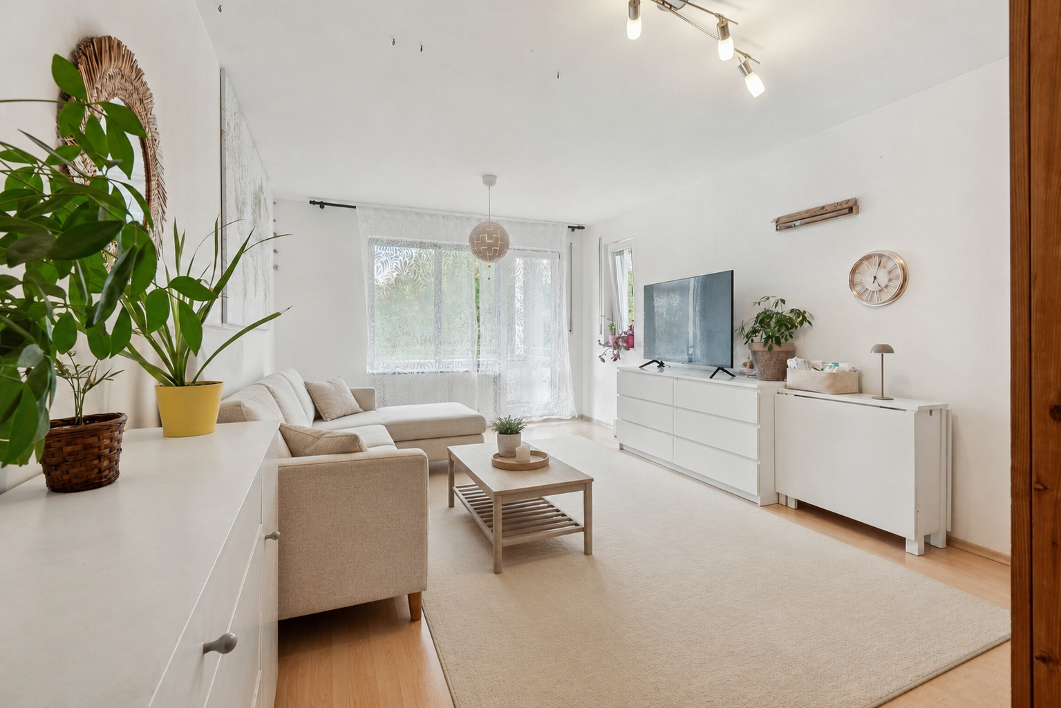 Attractive for owner-occupiers & investors: Well-maintained 1.5-room apartment in Höhenkirchen-Siegertsbrunn