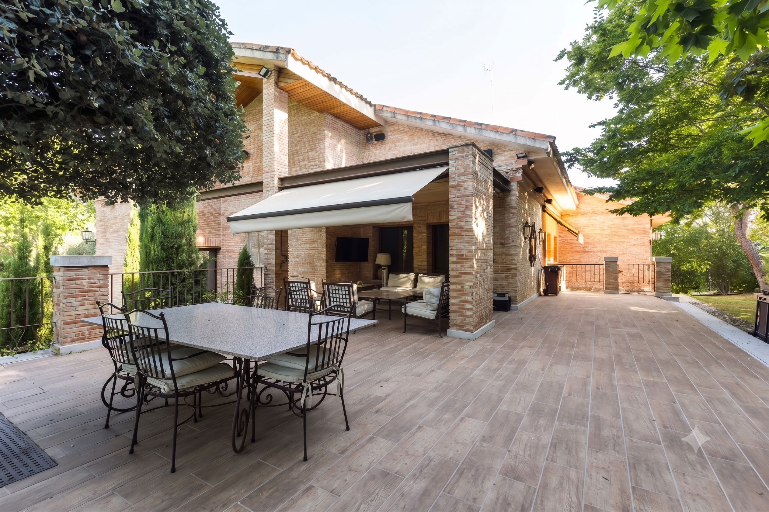 Large charming detached villa in Ciudalcampo
