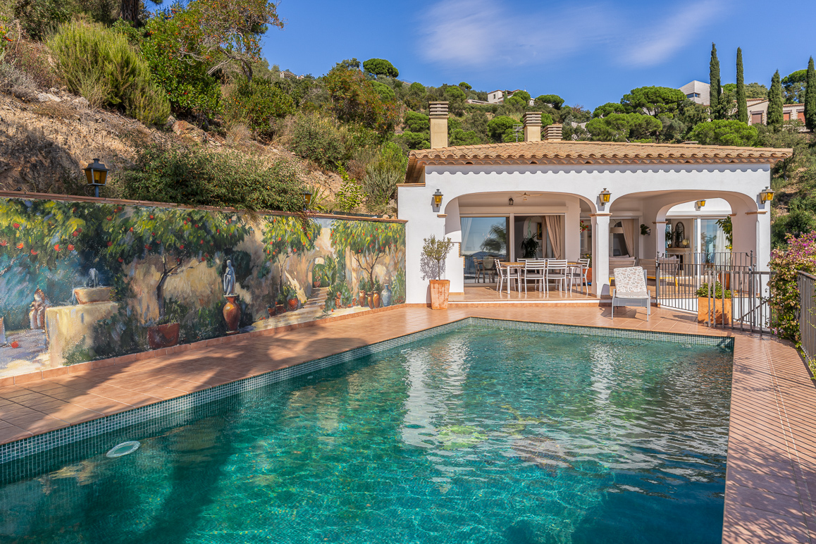 Villa met panoramisch zeezicht