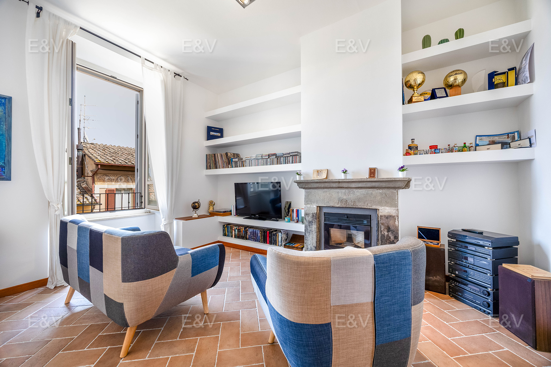 Bright Duplex Apartment with Lift in the Heart of Corso Cavour