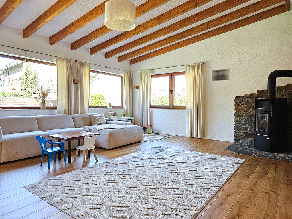 Umfangreich modernisiertes Einfamilienhaus mit großzügigem Gartengrundstück in Gönnersdorf