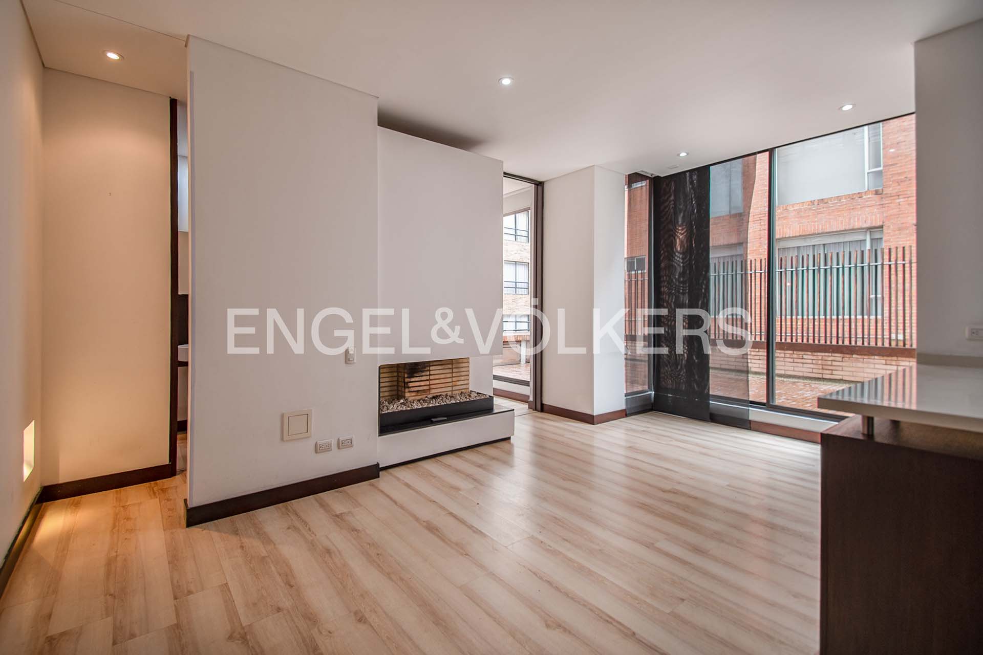 Iluminado apartamento con terraza para venta en Chicó Norte