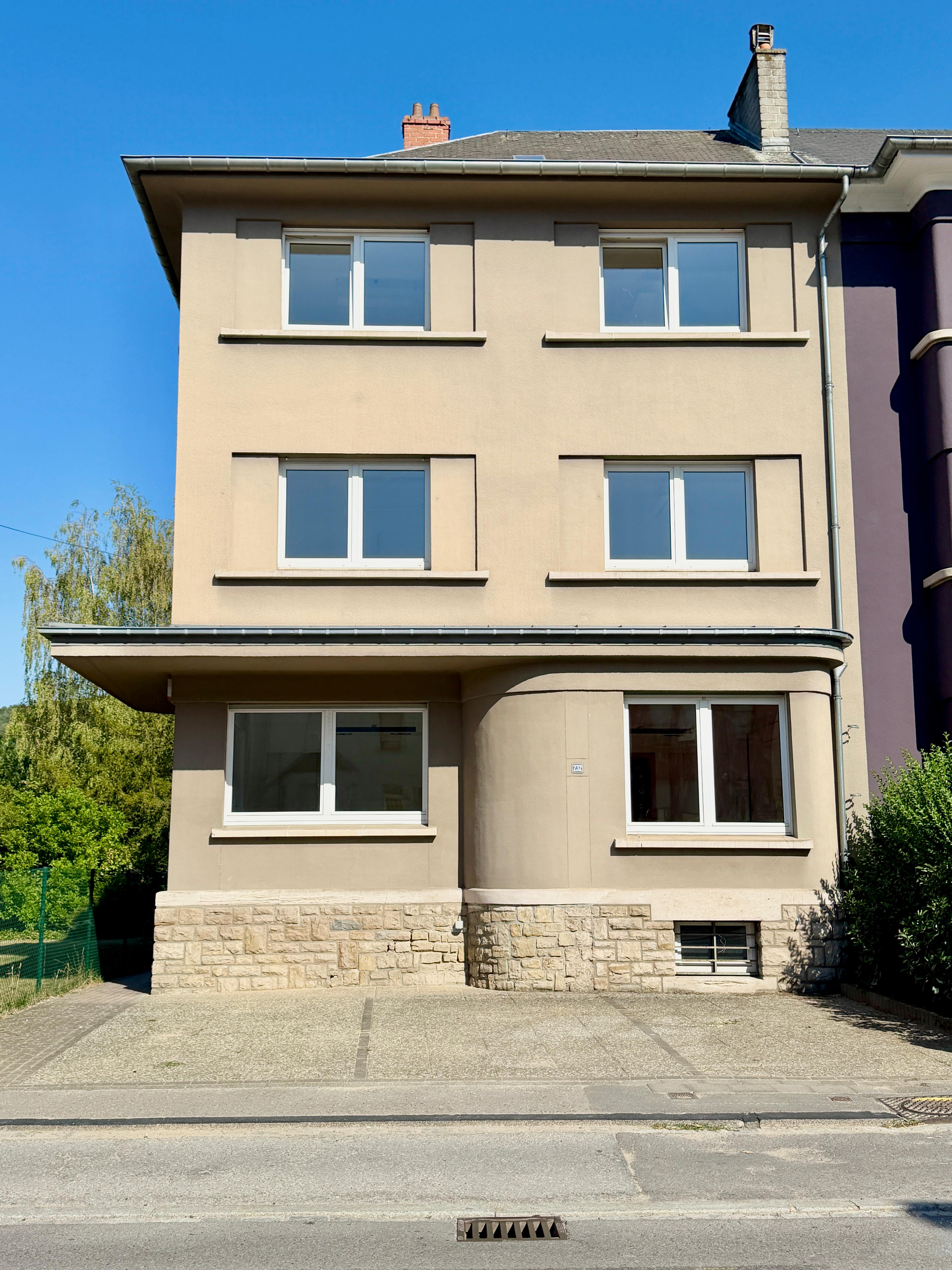 Two-bedroom apartment with office in a fully renovated residence in Luxembourg-Beggen