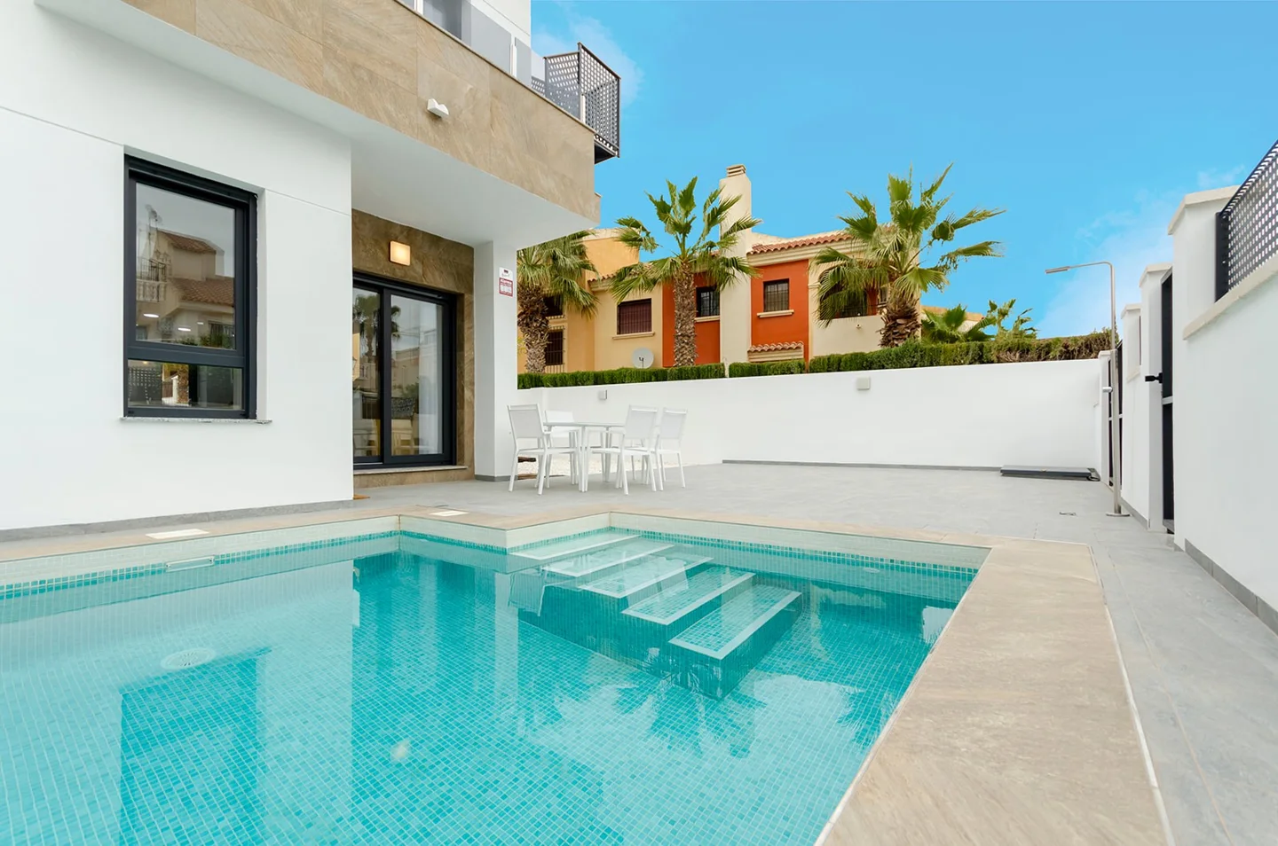 New construction villas with pool in Torreta Florida Torrevieja