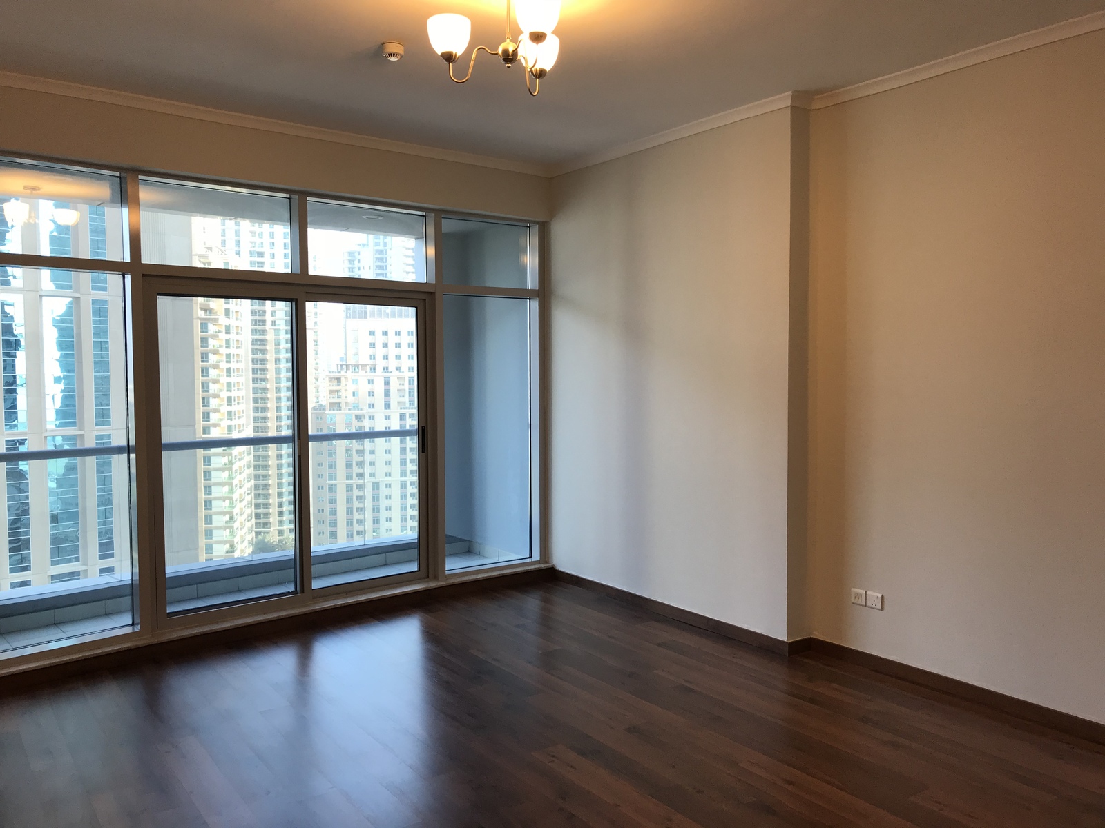 Unfurnished | Sleek | Spacious