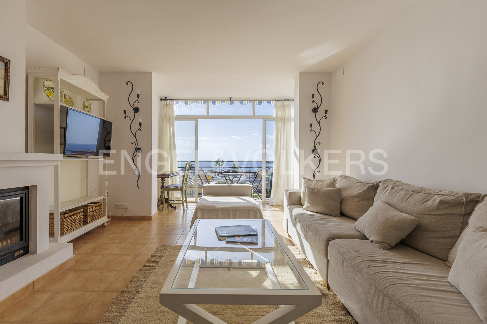 Bright Apartment with Terrace, Unobstructed Sea Views and Turistic Licence