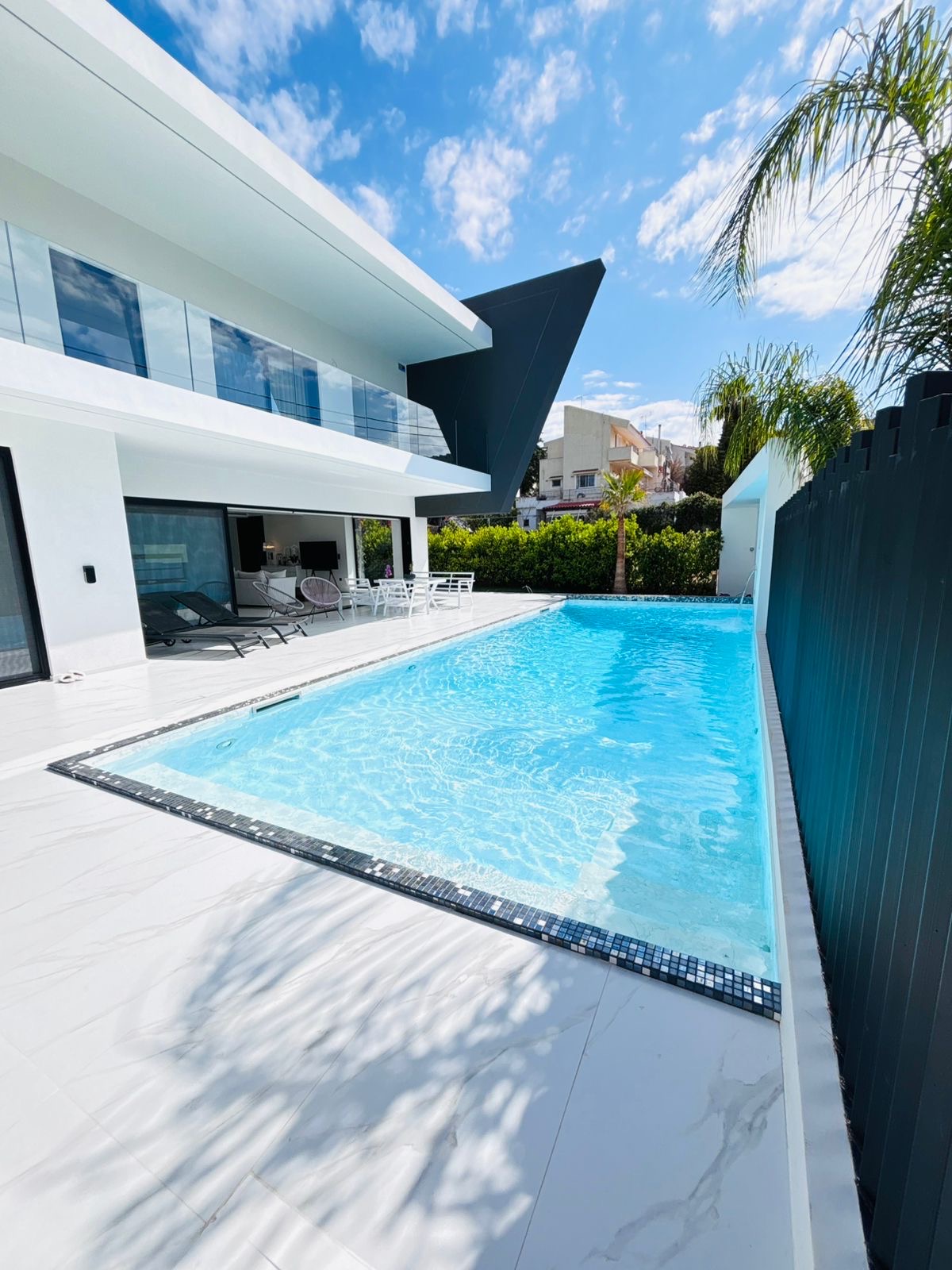 Top new construction modern residence with garden and pool in Vari