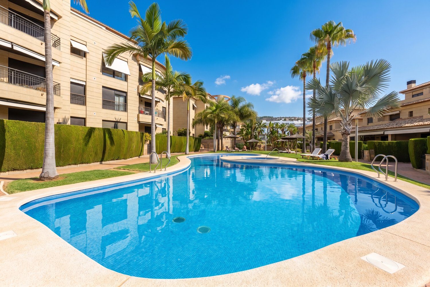 Deine private Oase in Jávea erwartet dich! Exklusive Erdgeschosswohnung in Jardines de Gorgos
