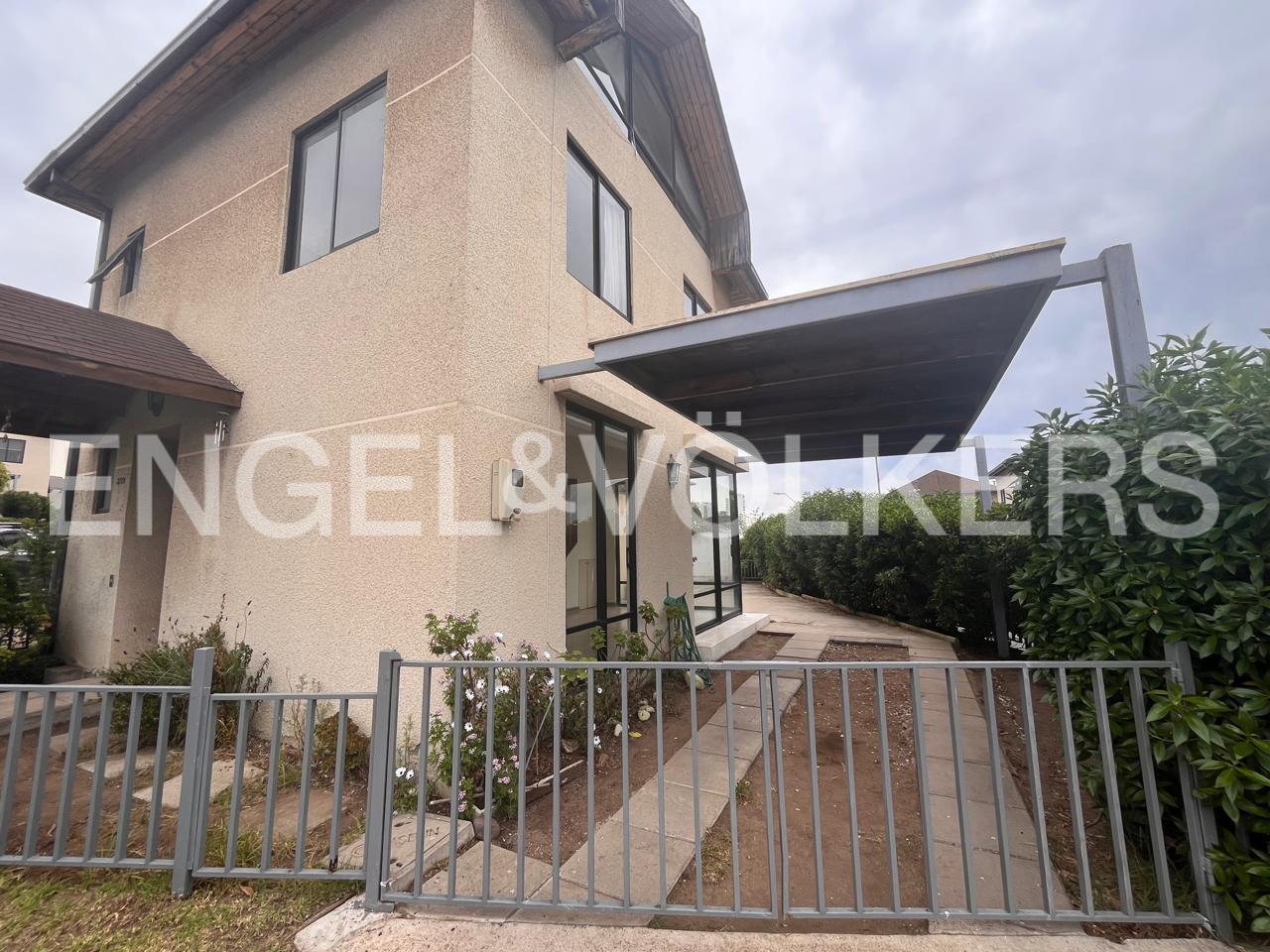 Acogedora Casa en Condominio
