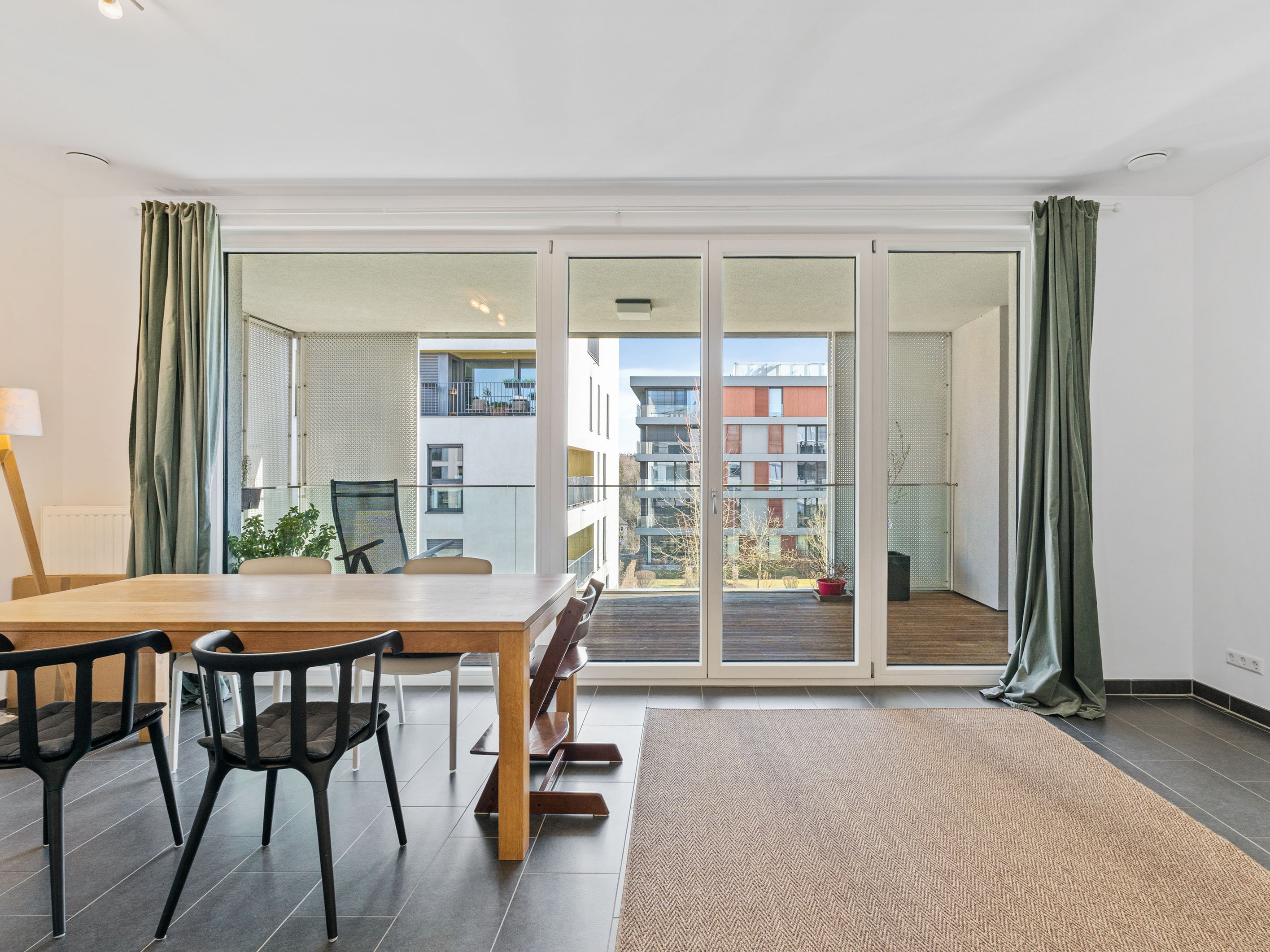 Schöne 2-Schlafzimmer Wohnung mit großzügiger Loggia - Kirchberg-Weimershof