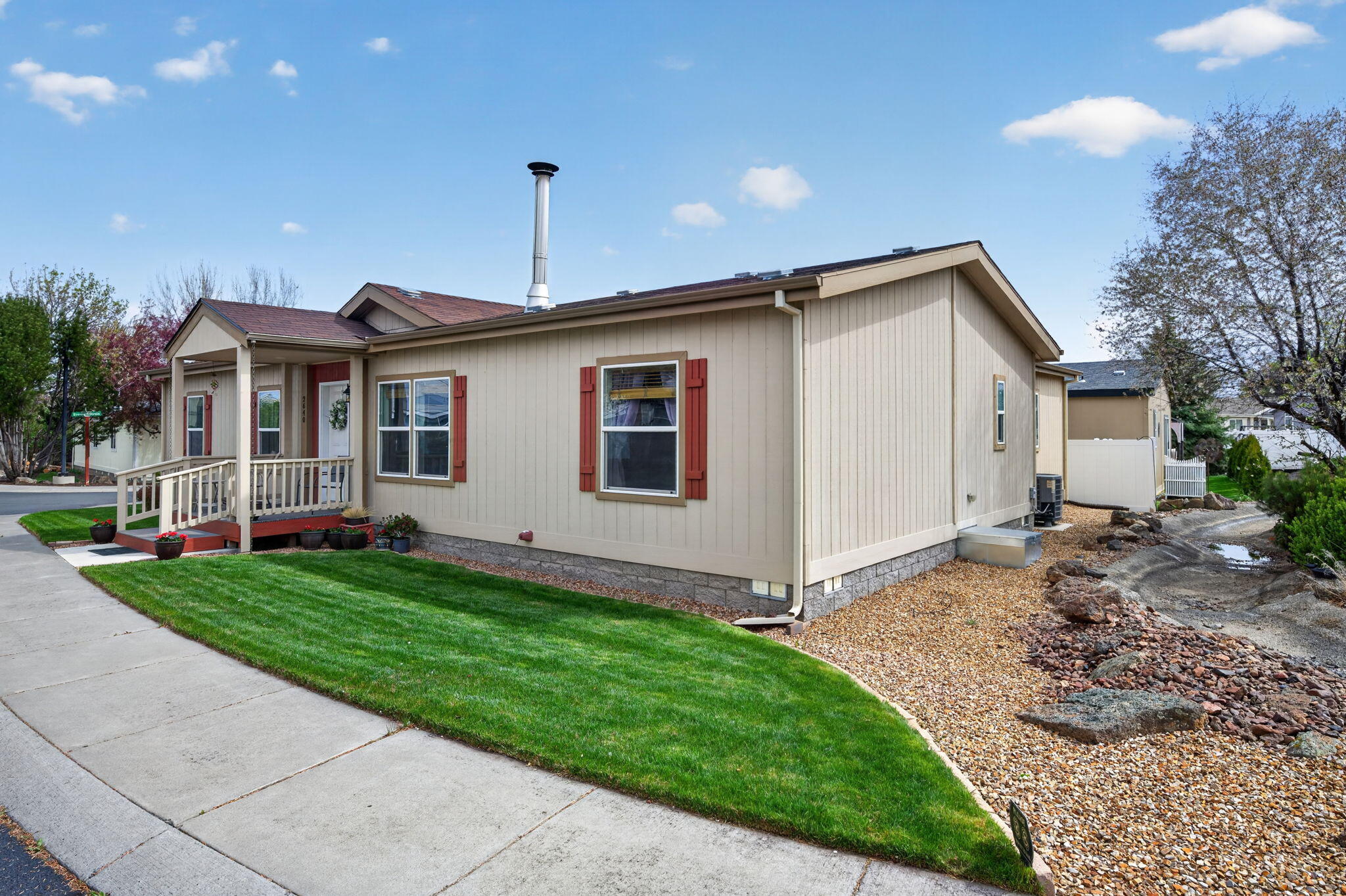 Meticulously Cared For 3 Bedroom SW Redmond Home