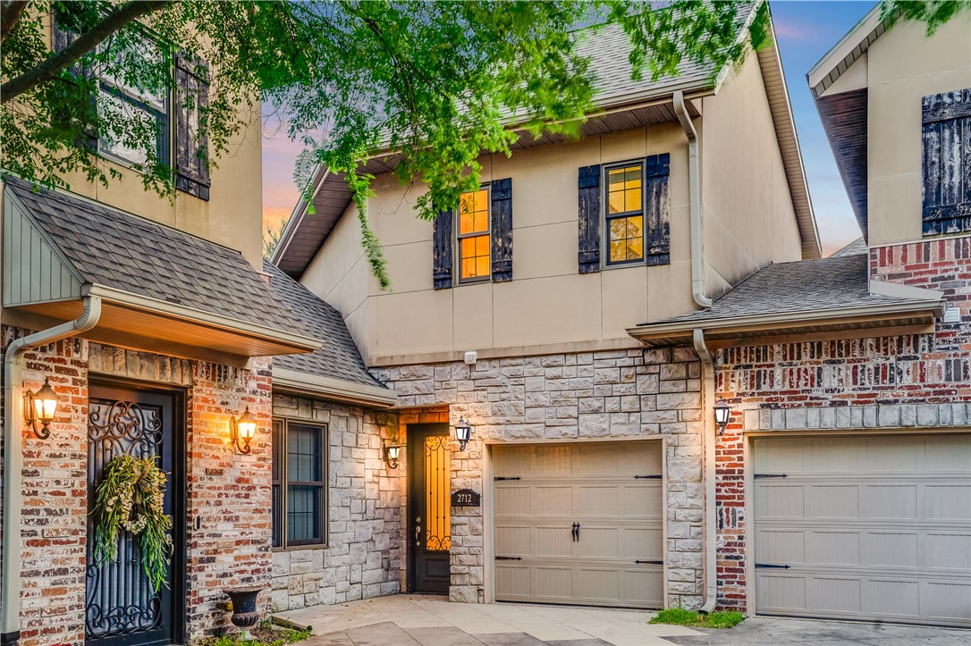 Beautifully Maintained Condo in a Central Location