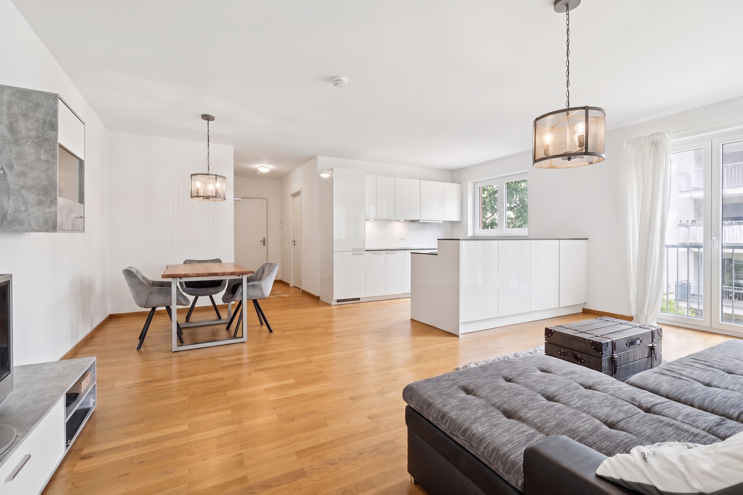 Moderne Zwei-Zimmer-Wohnung mit großer Südost-Loggia