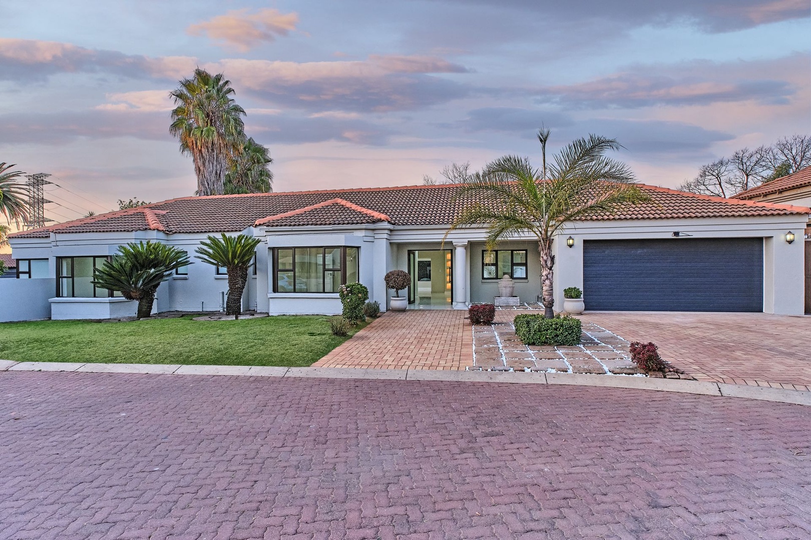 Welcome to modern elegance in the heart of Dainfern Ridge Estatee
