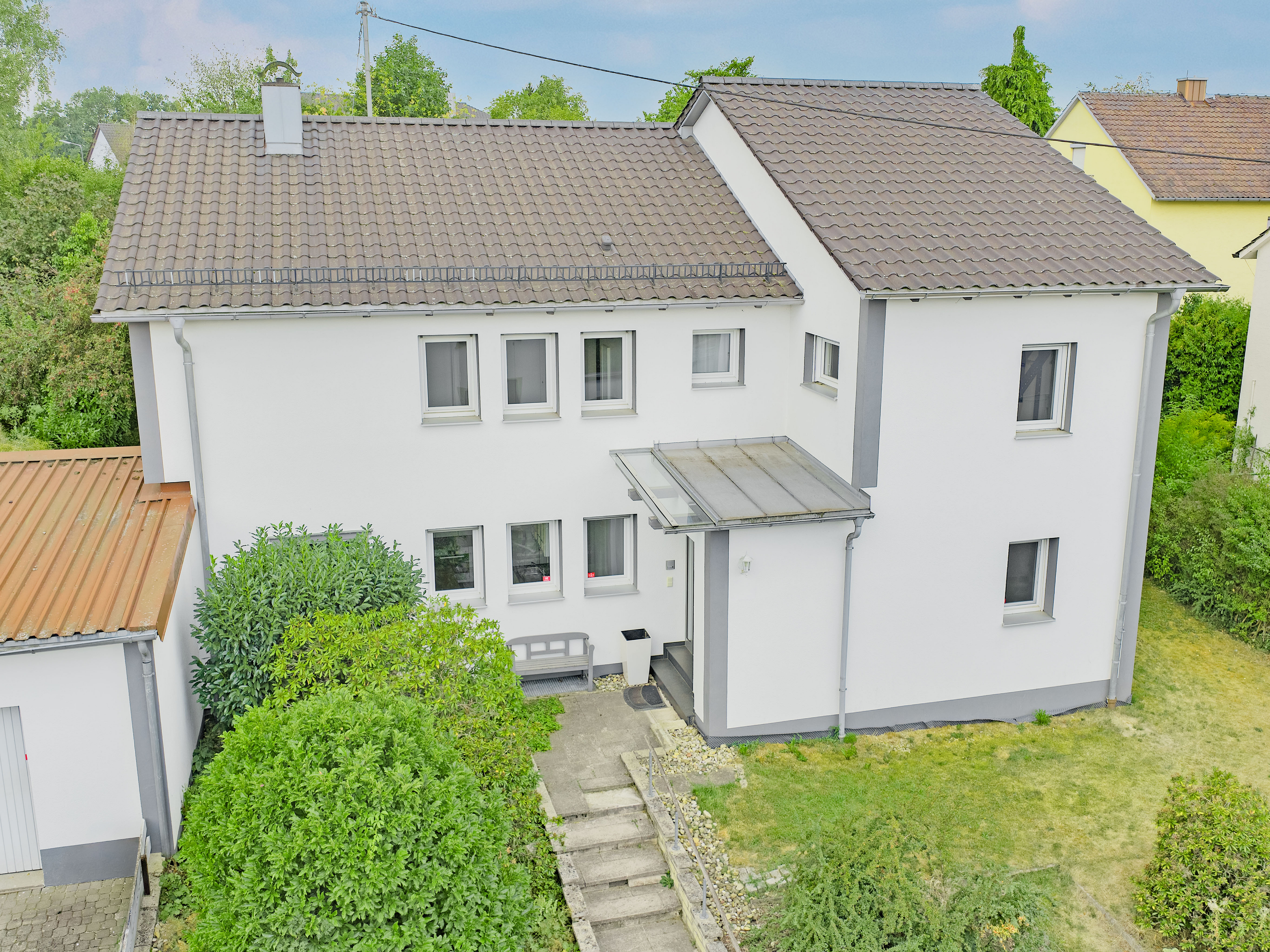Großzügiges Einfamilienhaus mit Garten, Galerieebenen und Sauna – vielseitiges Wohnen in Schrobenhausen