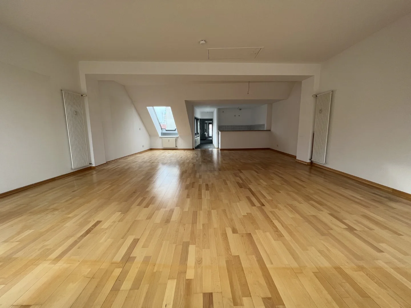2-Zimmer-Wohnung mit Dachterrasse am Puls der Stadt - Photo 3