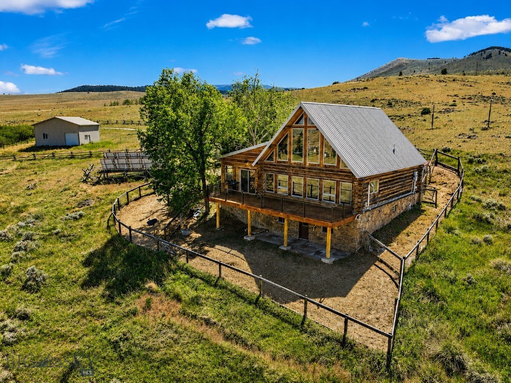 Beautifully Renovated Montana Log Home