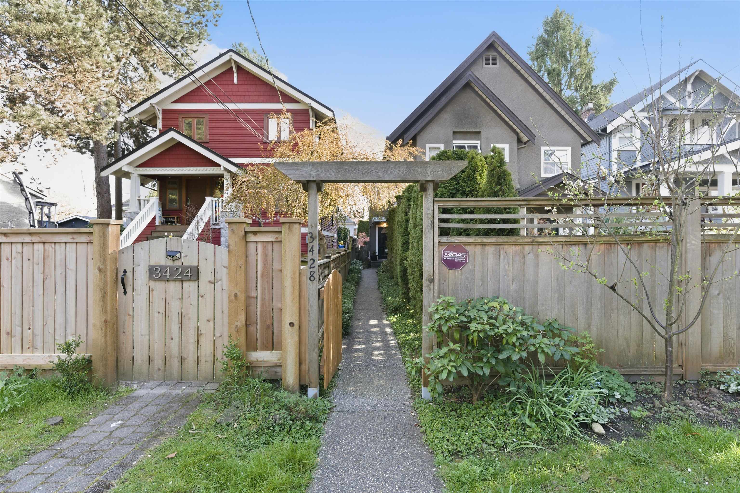 1/2 Duplex with South-Facing Garden Terrace & Garage