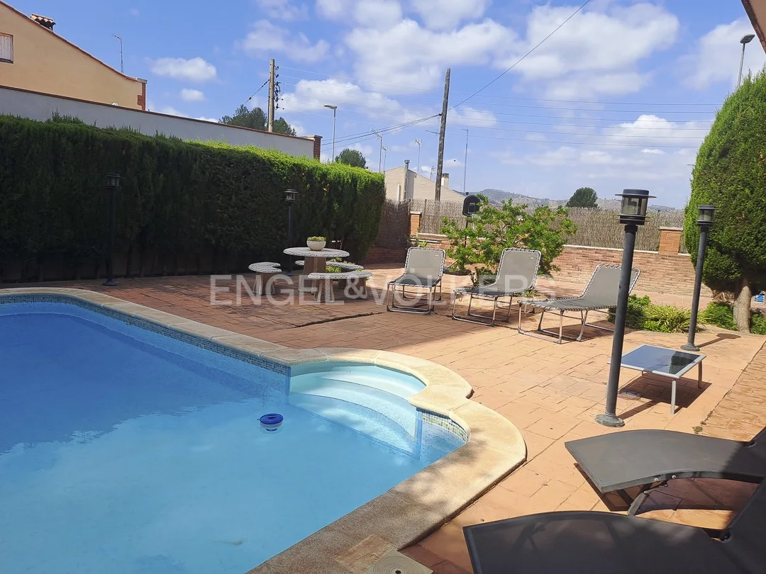 Property with pool at Castellbisbal's center