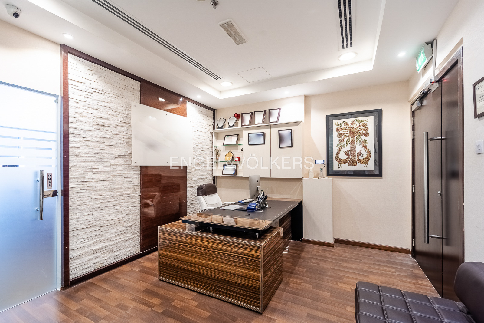 Fitted I Vacant I Conference Room Ready