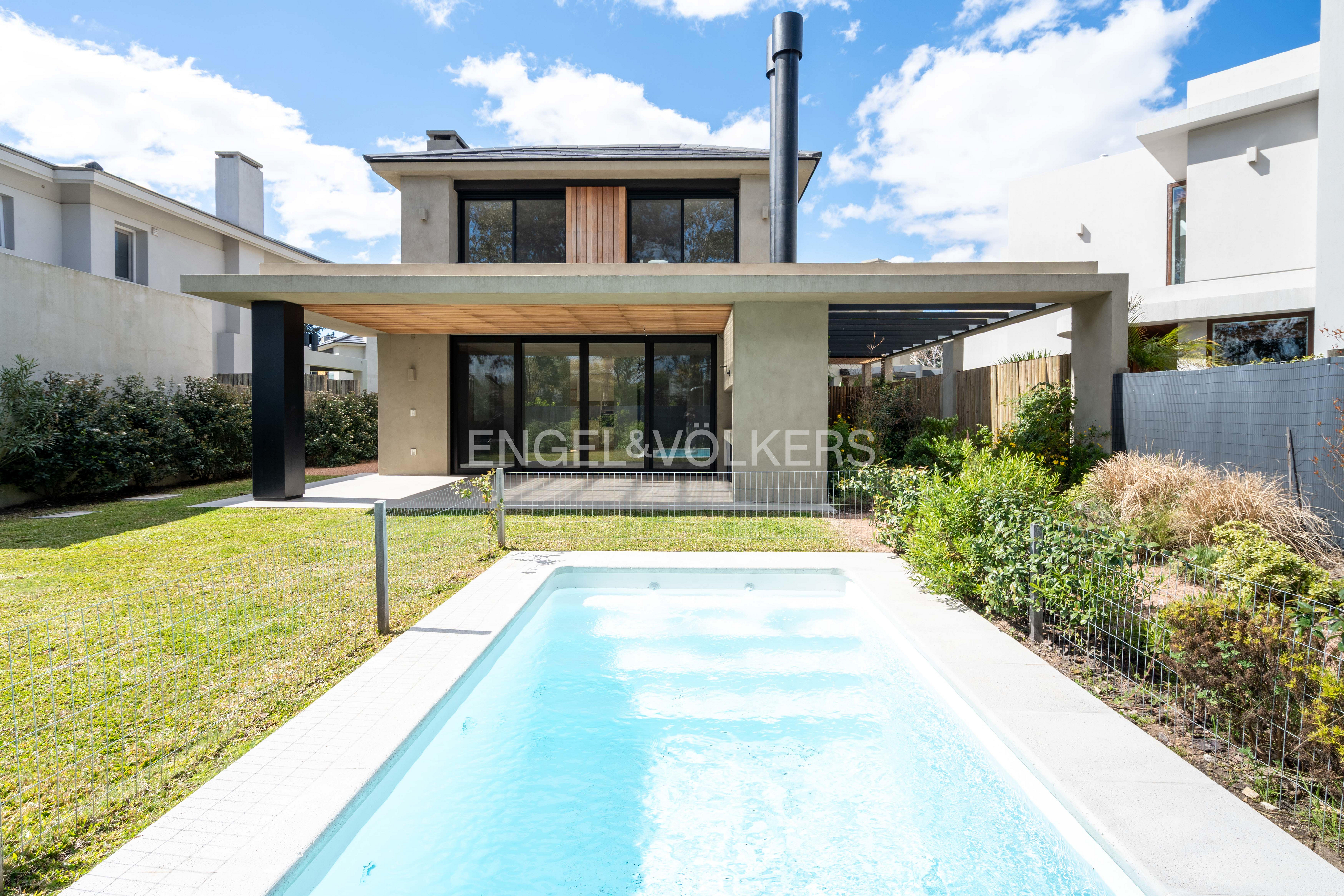 Impeccable 3-bedroom house with pool in San Nicolás