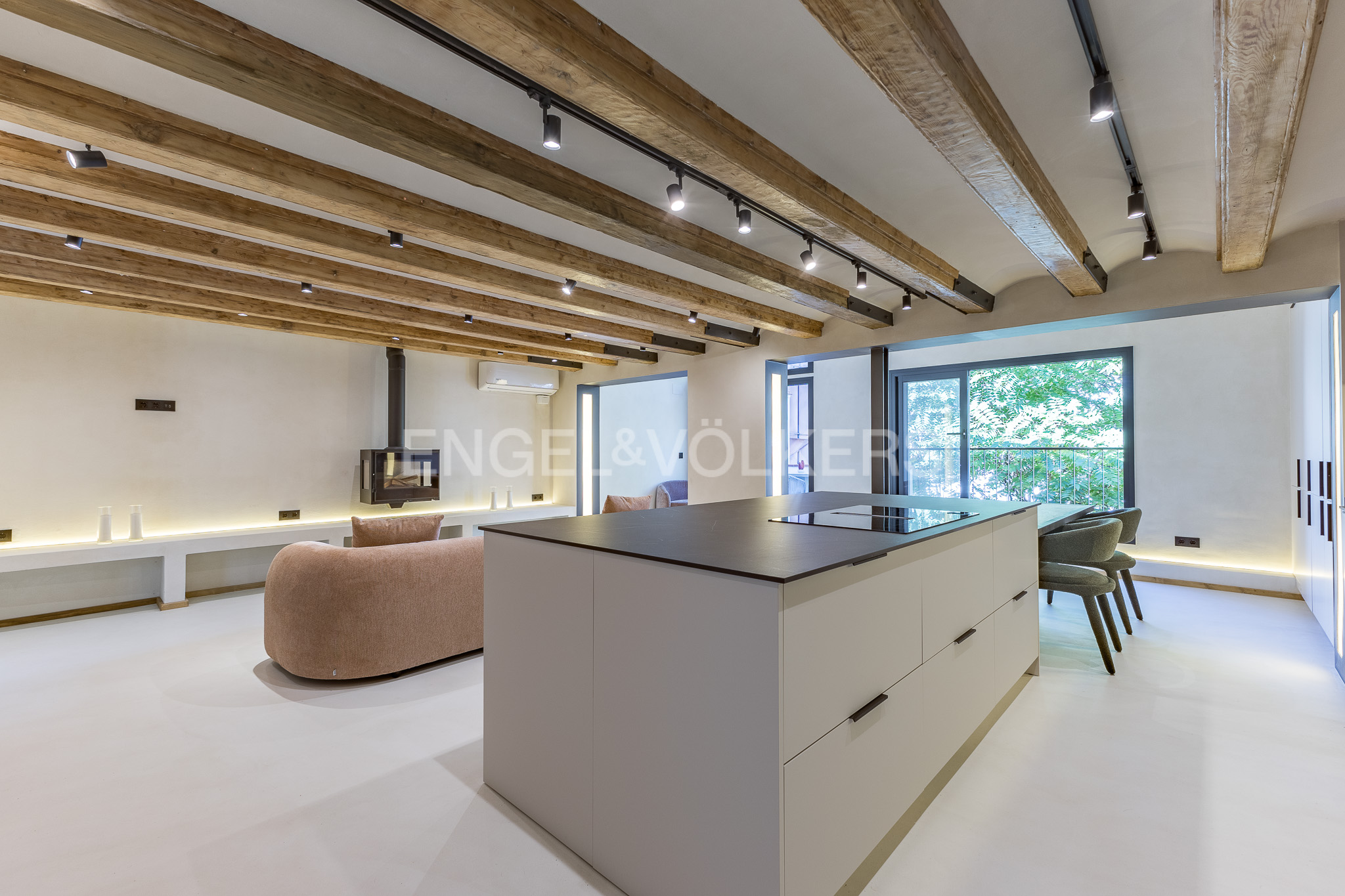 Eleganz und Klasse: Luxuswohnung mit privater Terrasse neben dem Pg de Gràcia und in der exklusivsten Lage.