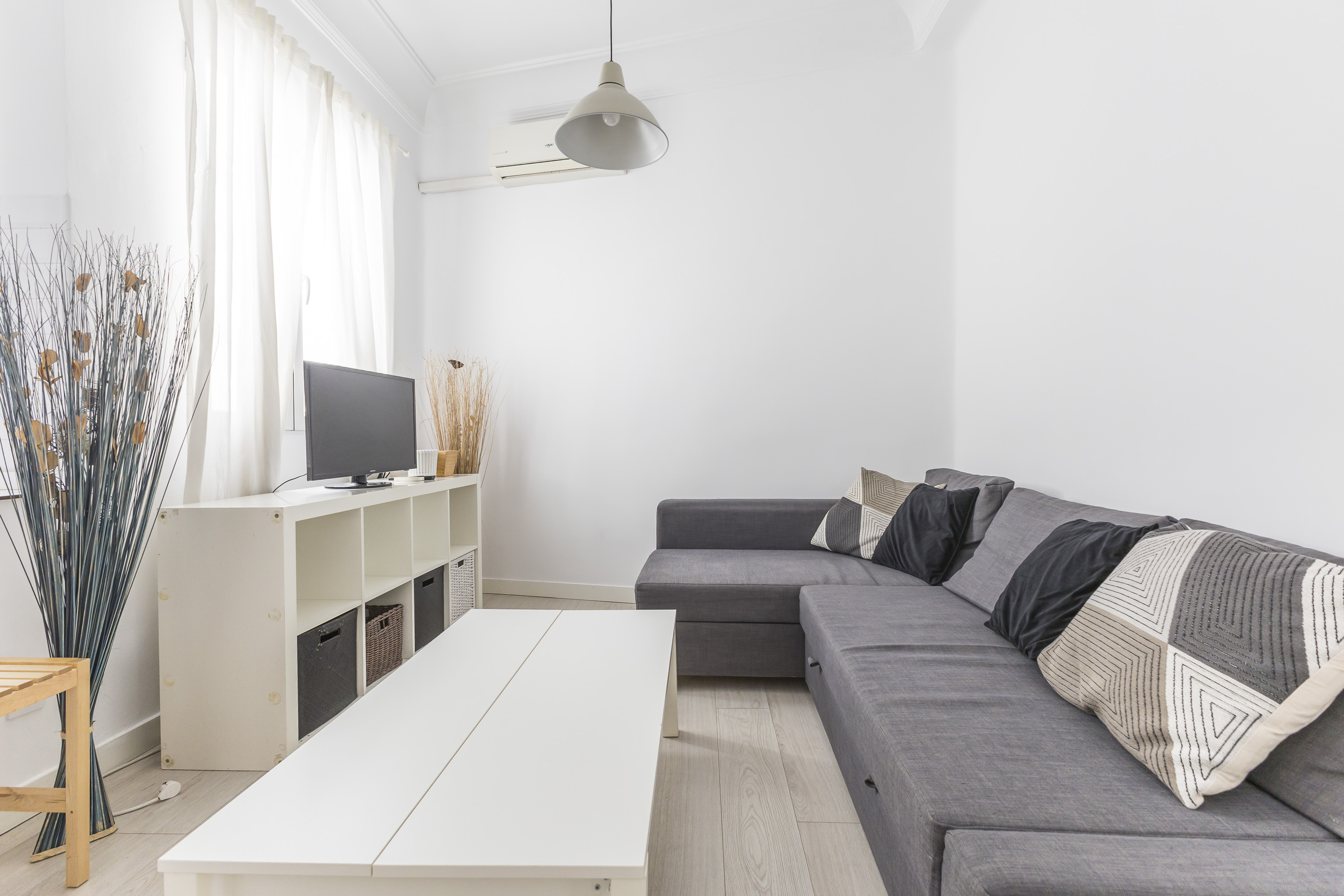 1-Bedroom Apartment with Office for Short-Term Rental in Goya