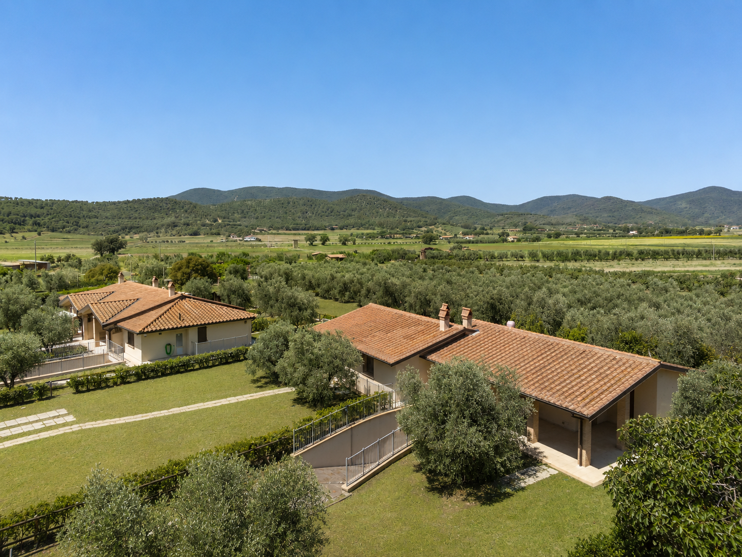 Villas im Bau in der Nähe vom Meer