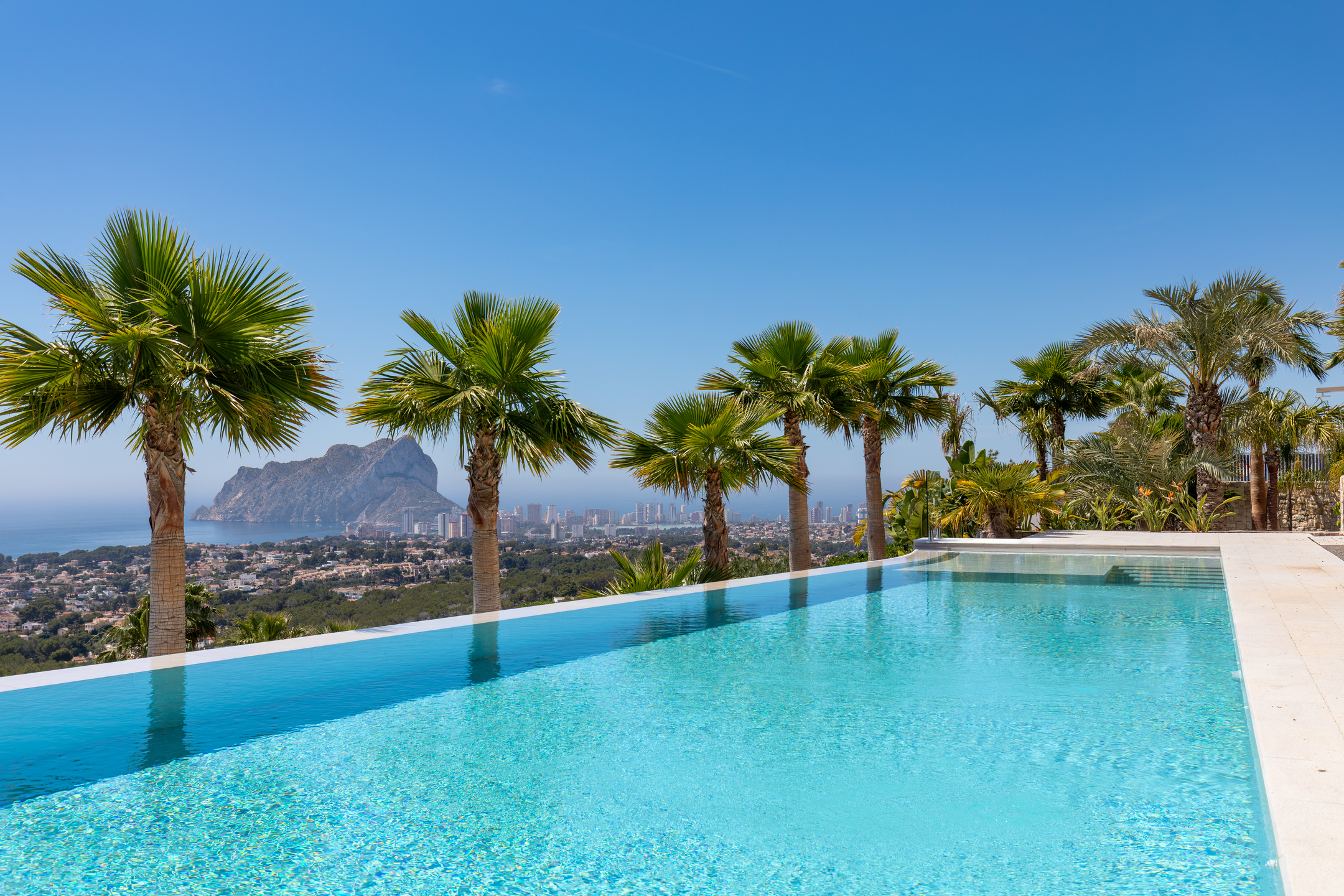Luxury Living with Stunning Sea Views