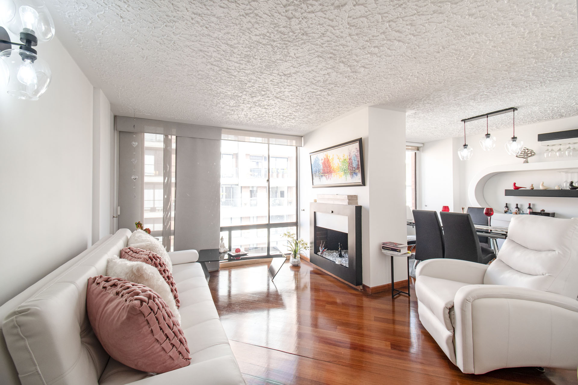 Apartamento con terraza para arriendo en Pasadena