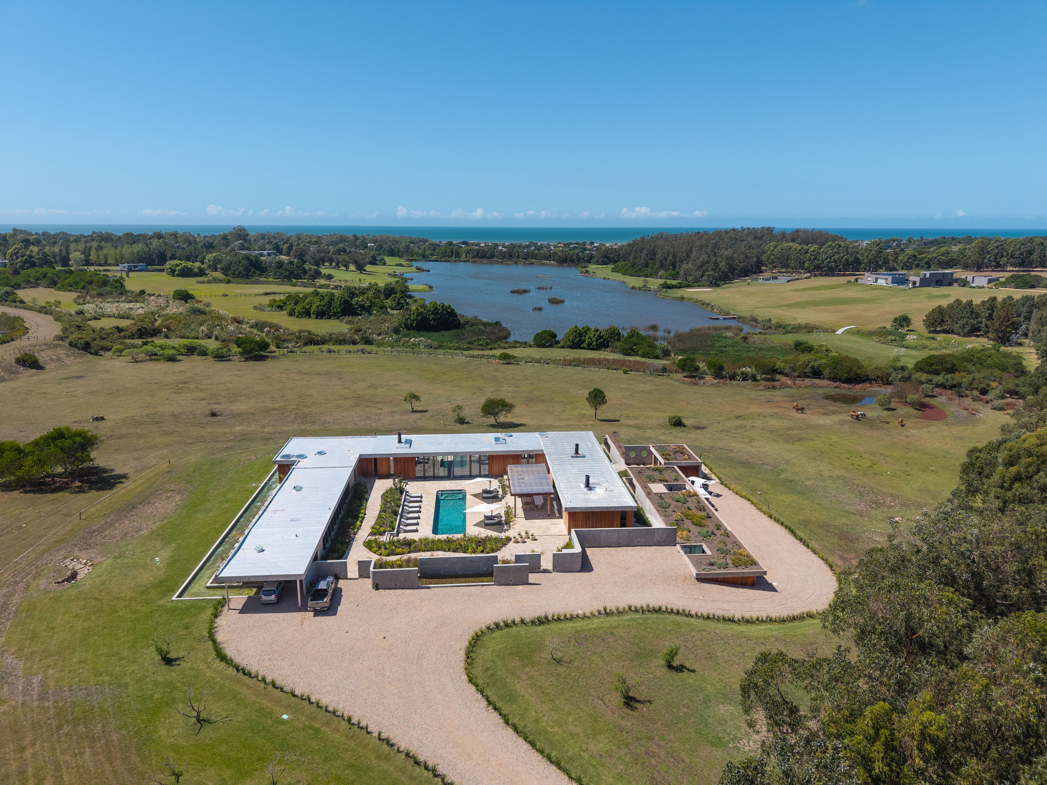Exclusive residence in Villalagos