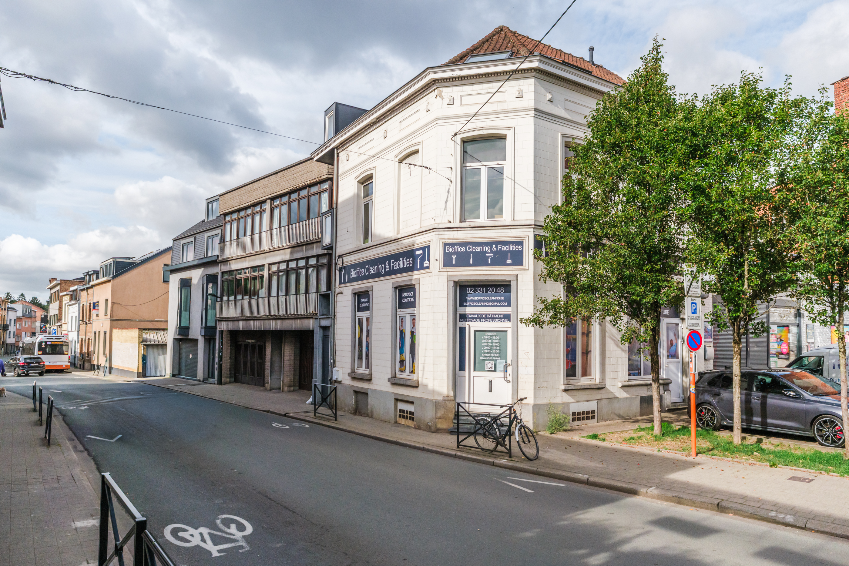 Saint-Job Square – Fully rented investment property