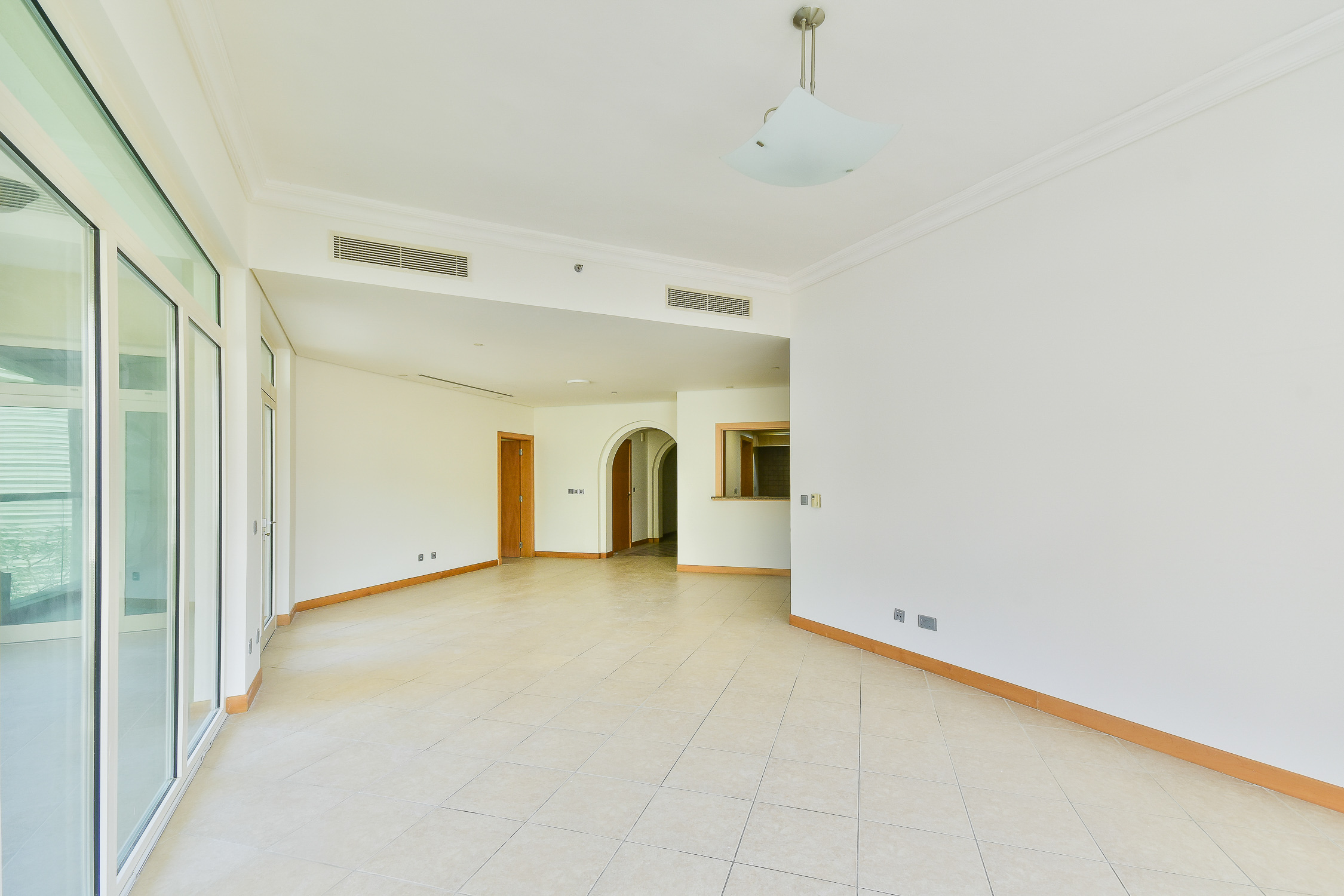 Exclusive | Vacant on Transfer | Proximity to Nakheel Mall