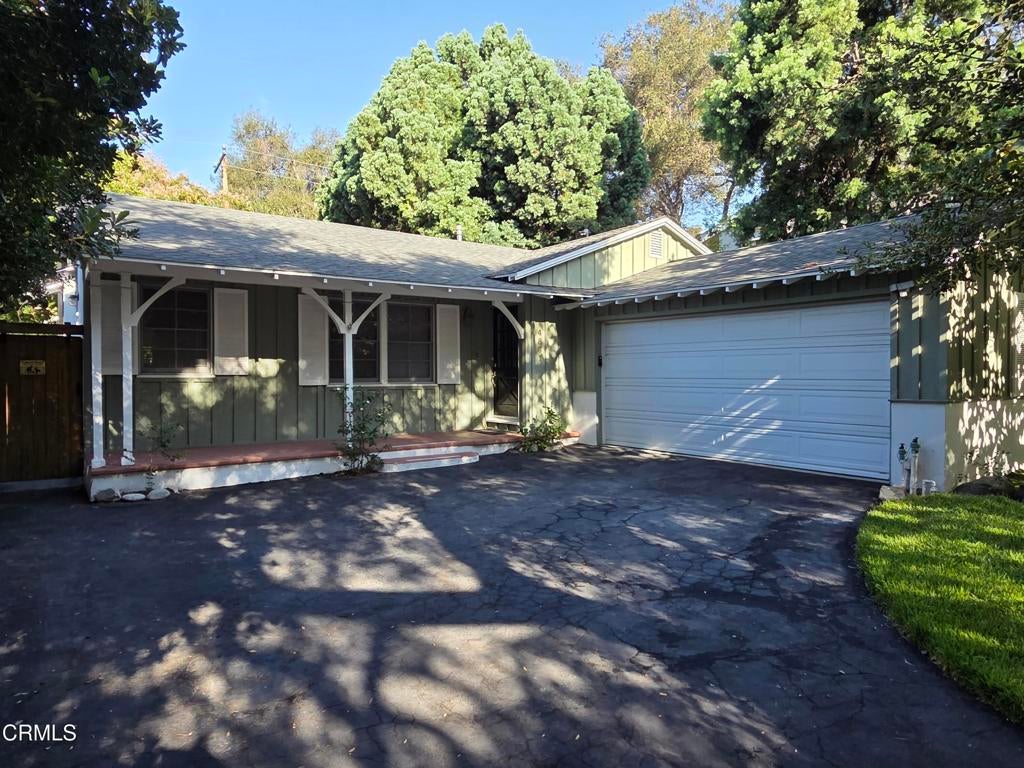 Tree-Canopied La Cañada Home Near Paradise Canyon