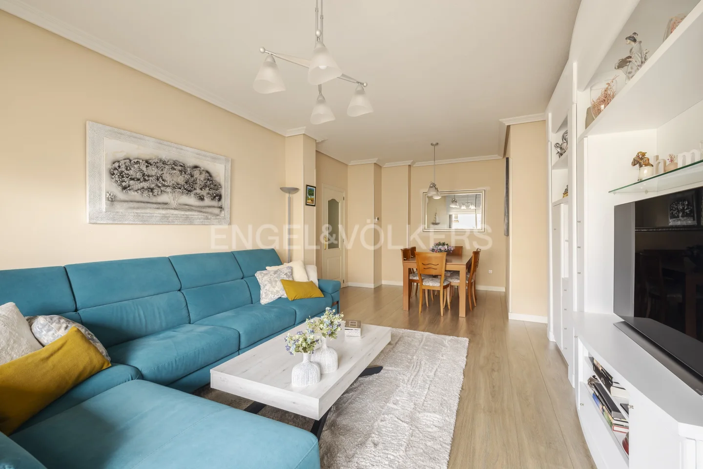 Spacious flat with terrace ideal for families